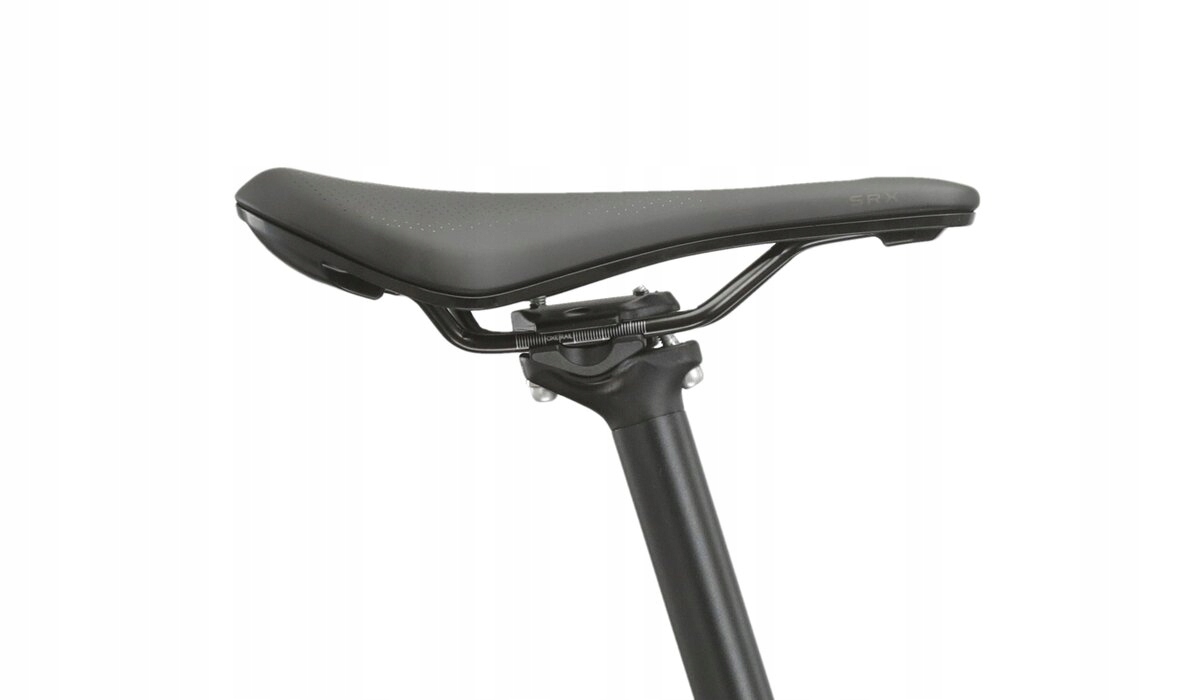 Szeroki pakiet otworów montażowych – Praktyczność na długie trasy