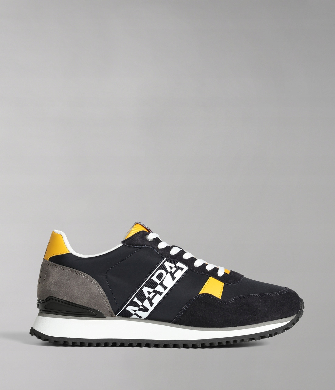 Styl i komfort w granatowych butach sportowych