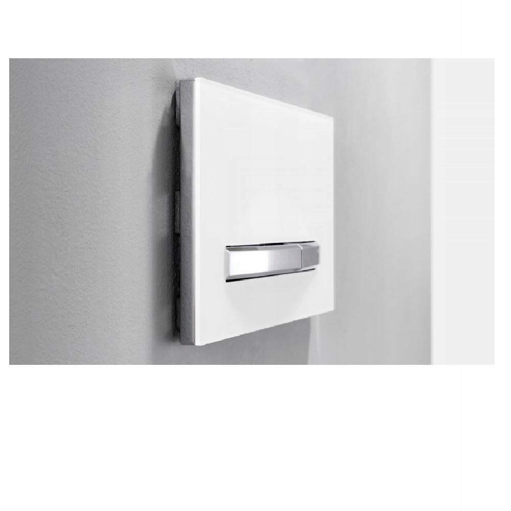 Zestaw zawiera ramkę mocującą i akcesoria