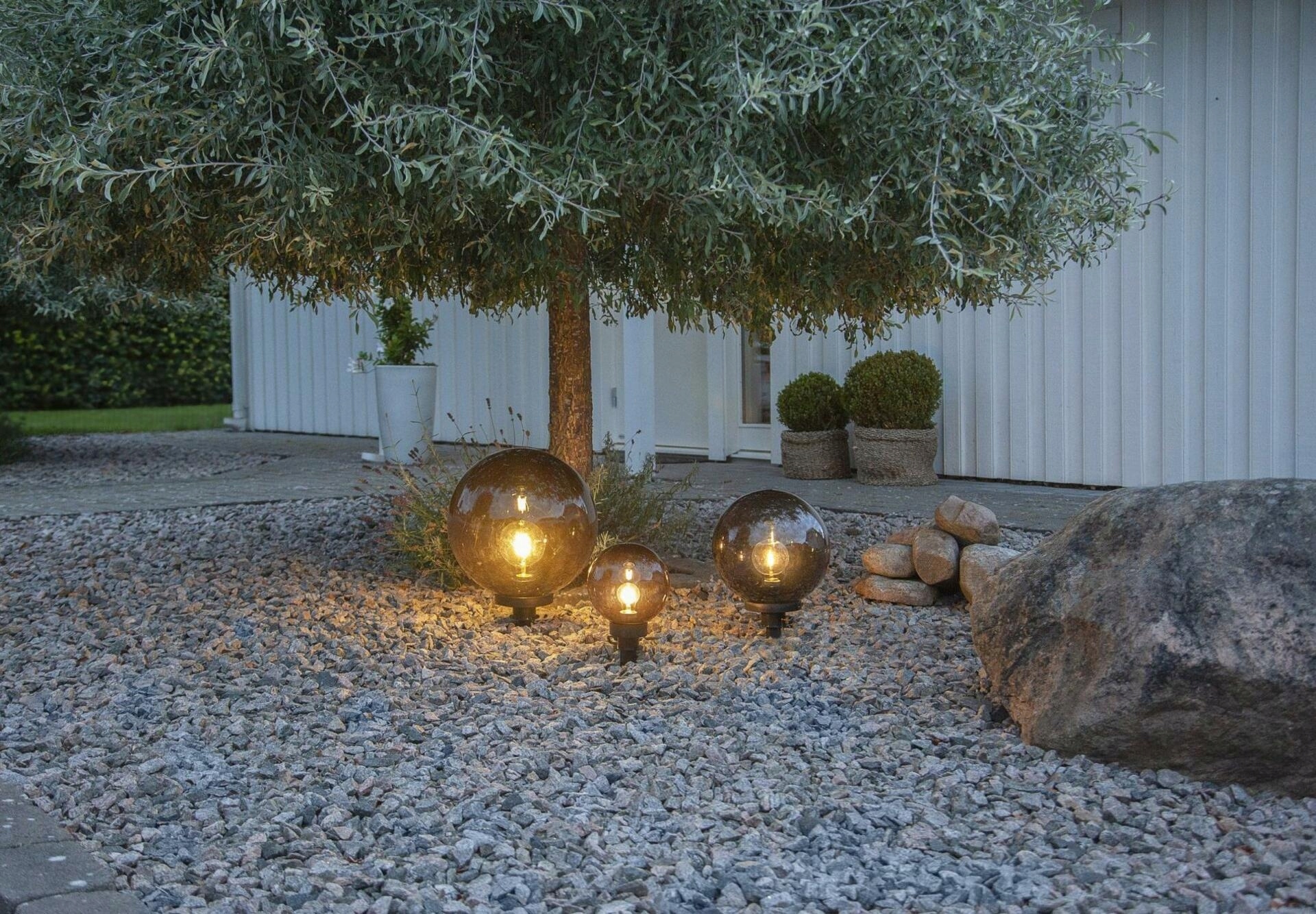 Lampa Dogruntowa Zewnętrzna MonteroLLO Smoke – Eleganckie oświetlenie do ogrodu