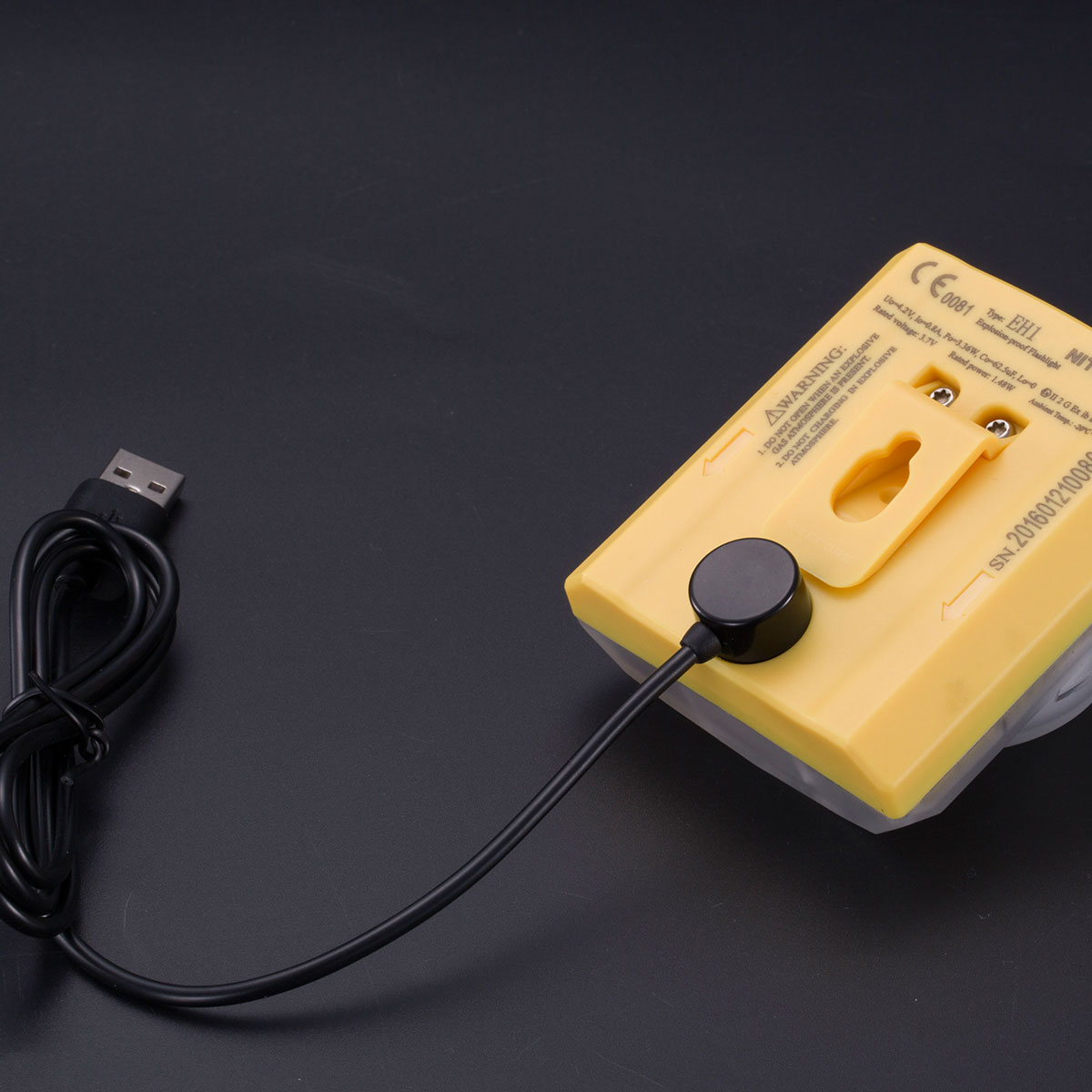 Wygodne zasilanie – Akumulatory 18650 i magnetyczne ładowanie