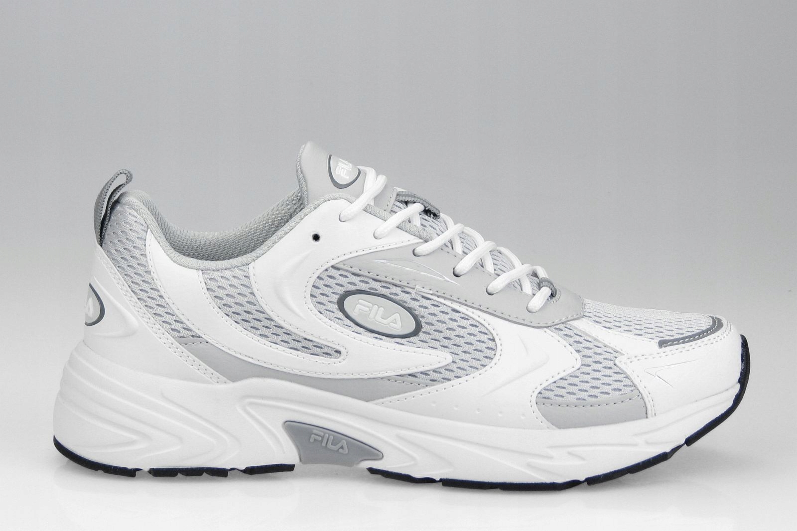 Wygodna cholewka z materiałów tekstylnych i syntetycznych