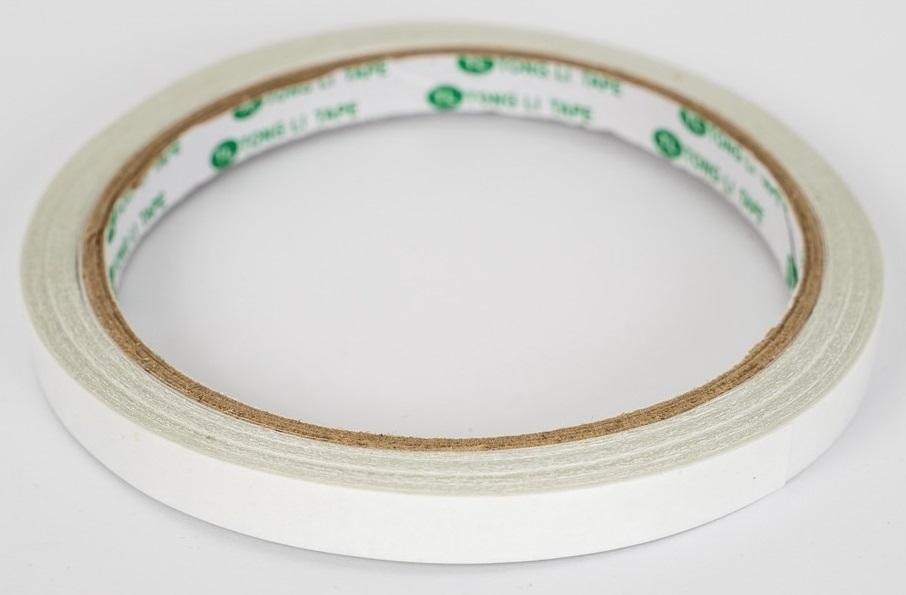 Taśma klejąca dwustronnie 8mm x 10m – Idealne rozwiązanie do biura