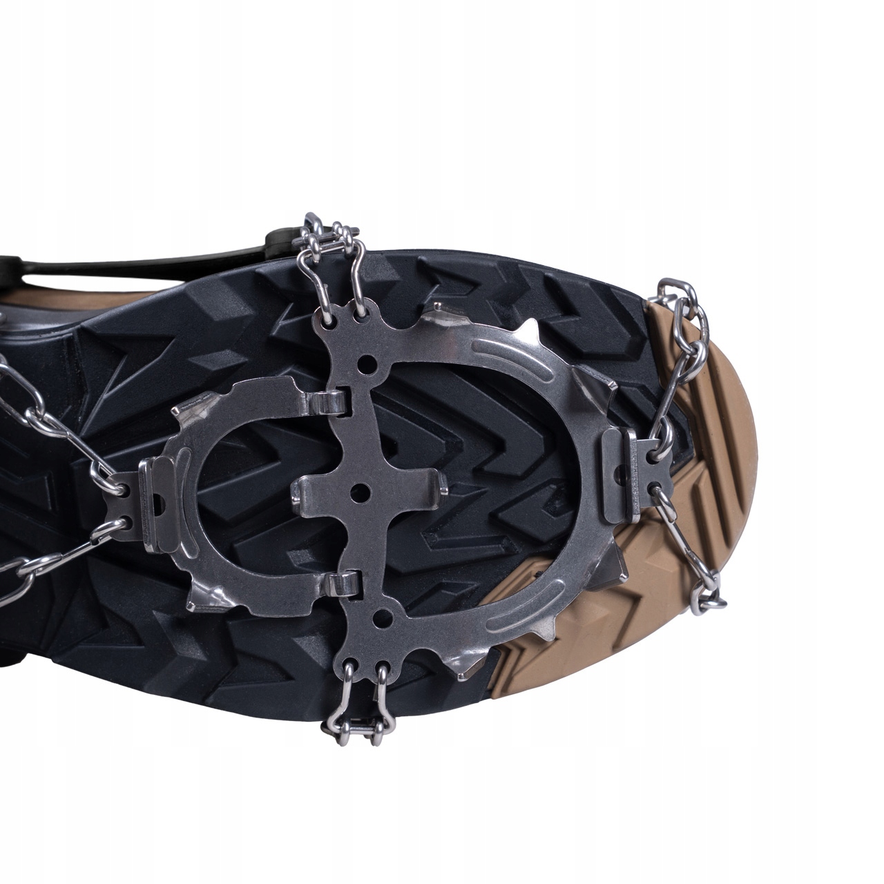 12 stalowych zębów – Doskonała przyczepność na śniegu i lodzie