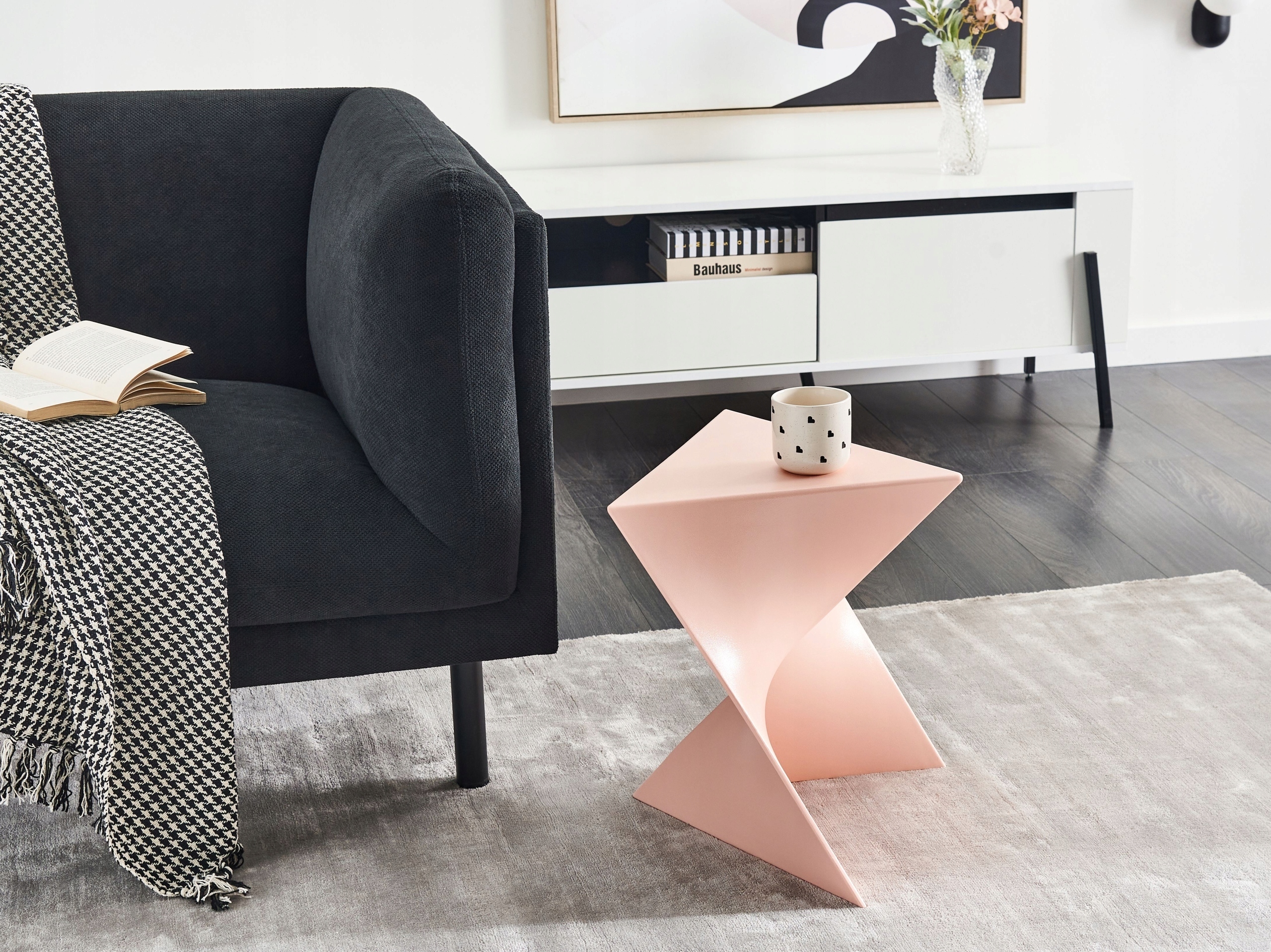 Idealny do salonu, sypialni i przedpokoju