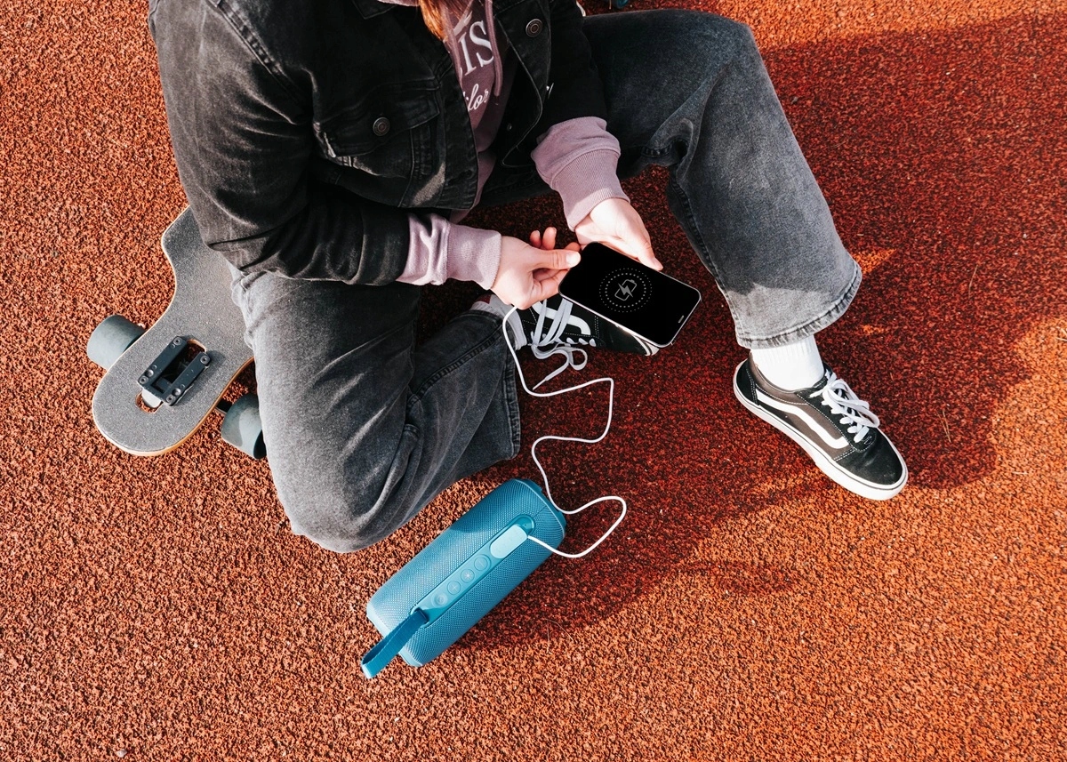 Wszechstronność połączeń – Bluetooth 5.3, AUX, karta TF i USB