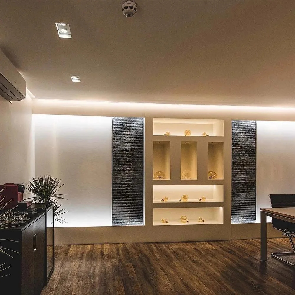 Zimna barwa światła 6400K – Idealne do pracy i koncentracji