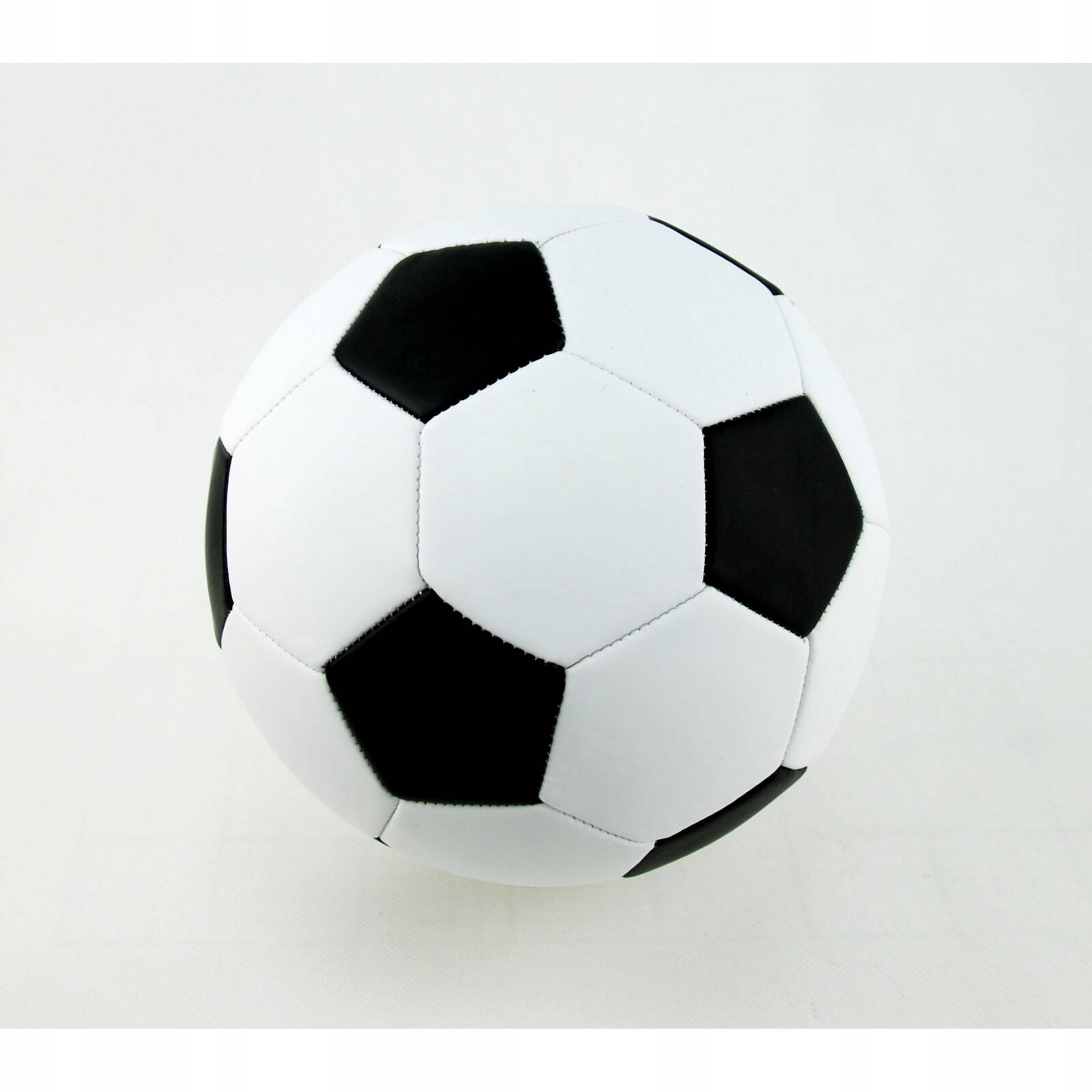 Waga i materiał – Co warto wiedzieć o piłce