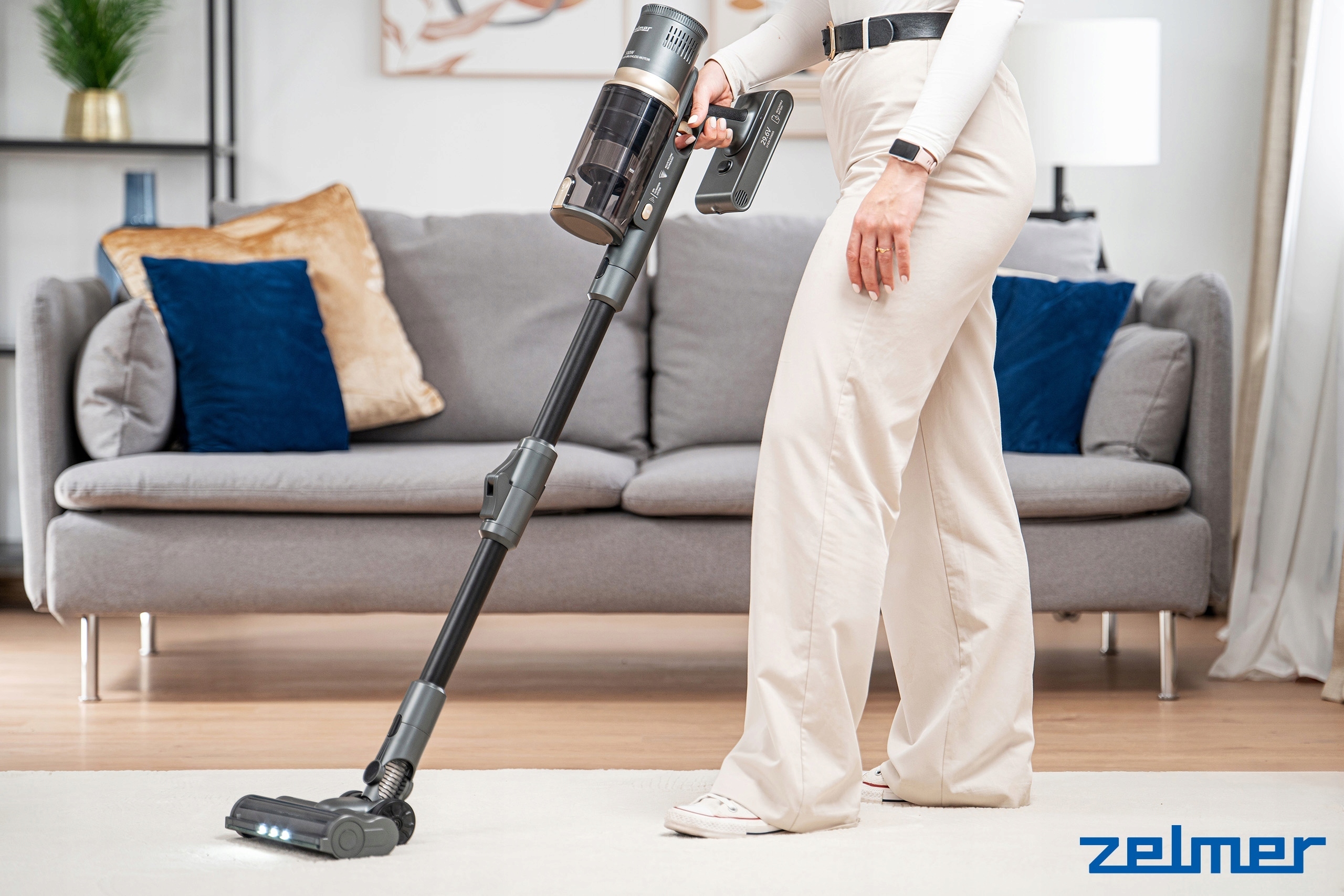 Wygodny odkurzacz ręczny z elastycznym wężem