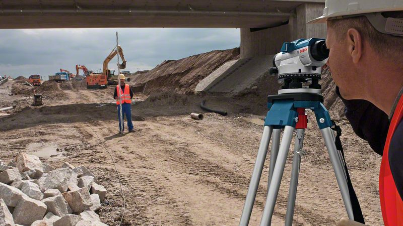 Zasięg pracy do 100 m – idealny do zastosowań zewnętrznych