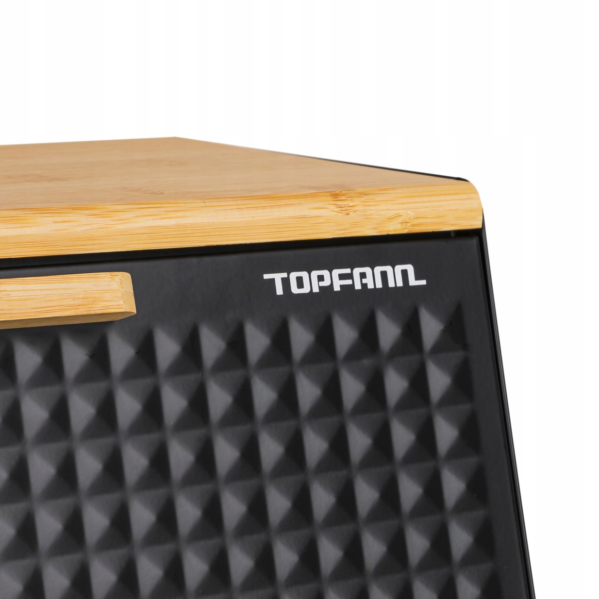 Praktyczne rozwiązania – dwie pokrywy i antypoślizgowe nóżki