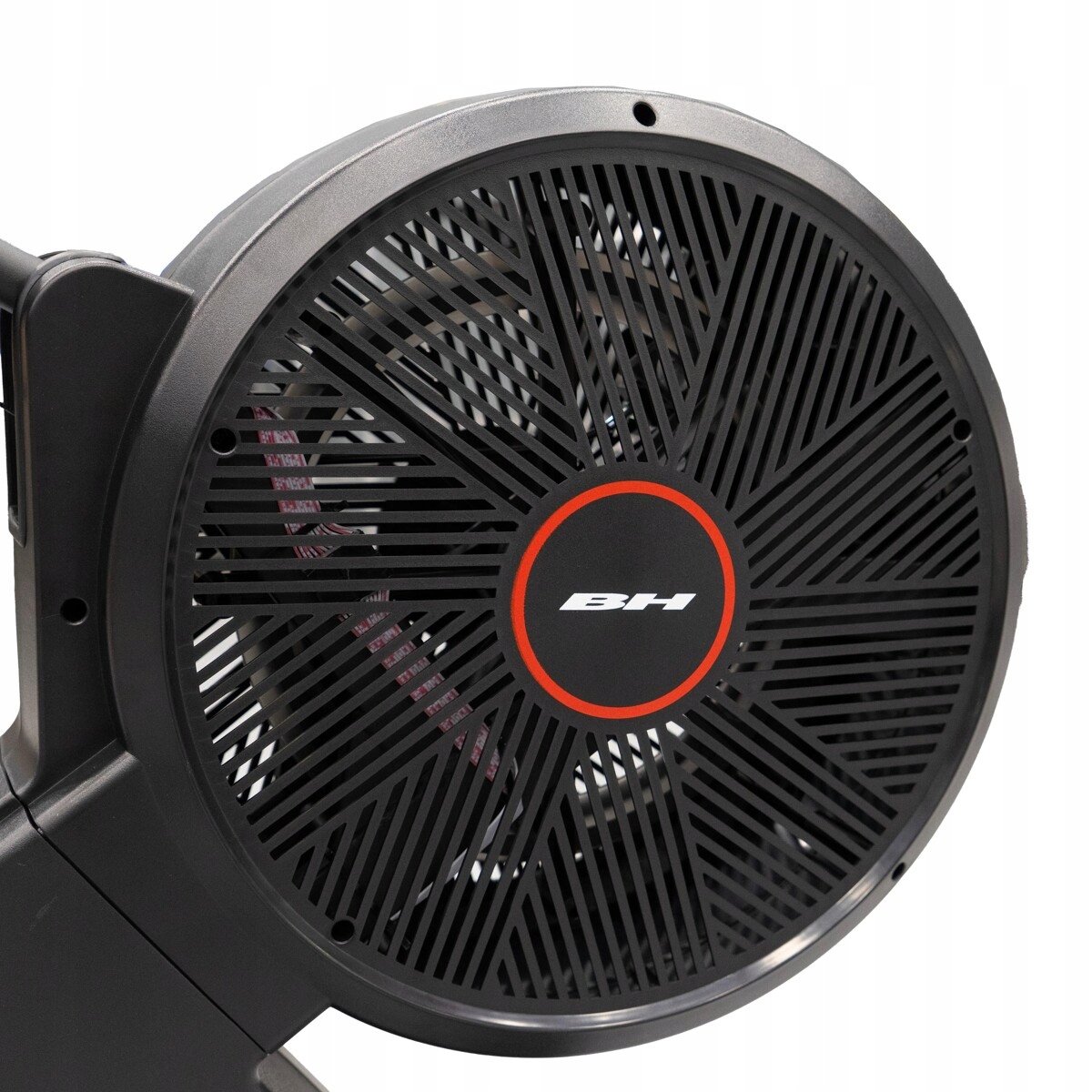 Dodatkowe funkcje – Kółka transportowe i regulowane uchwyty na stopy