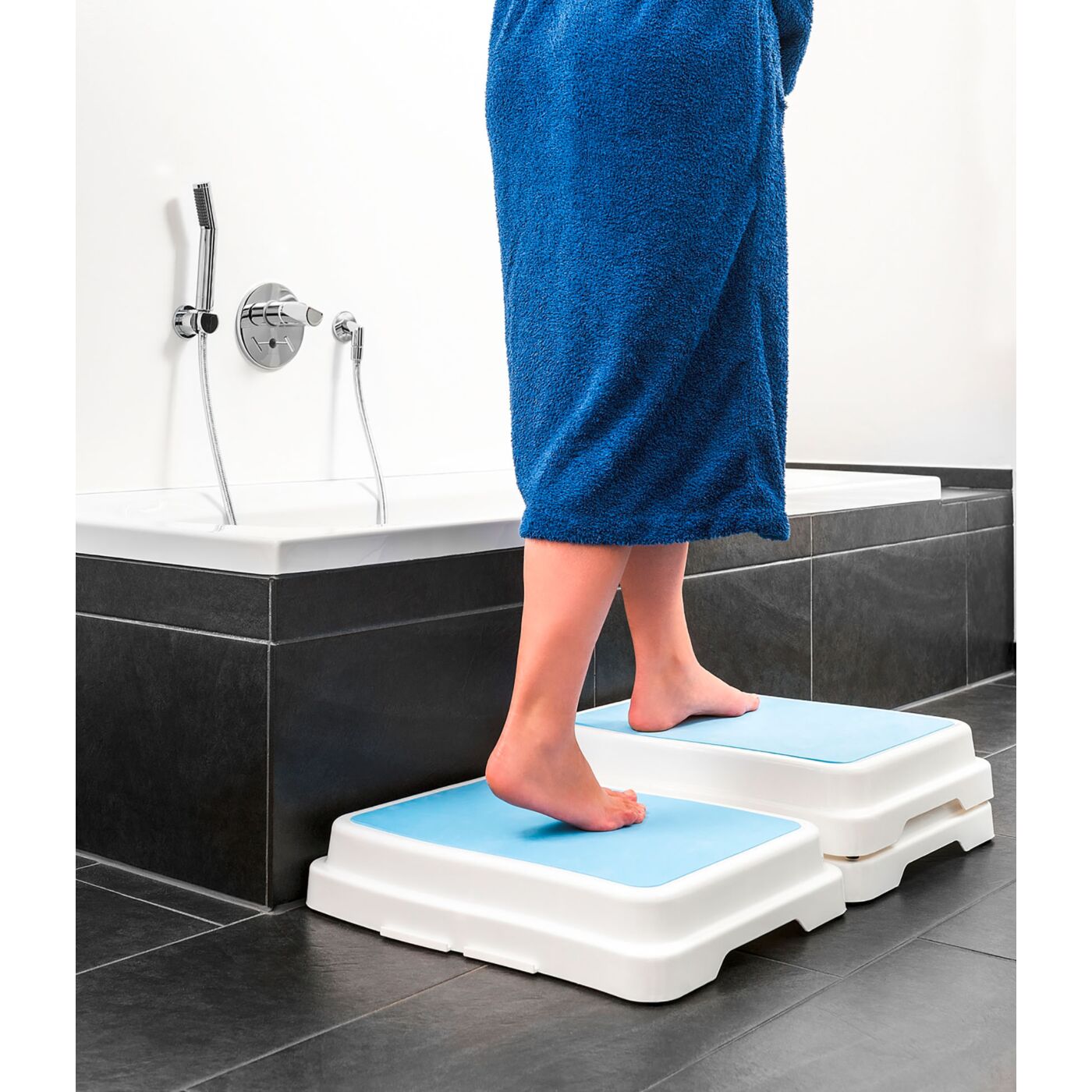 Maximex Podest antypoślizgowy – Bezpieczne wejście do łazienki