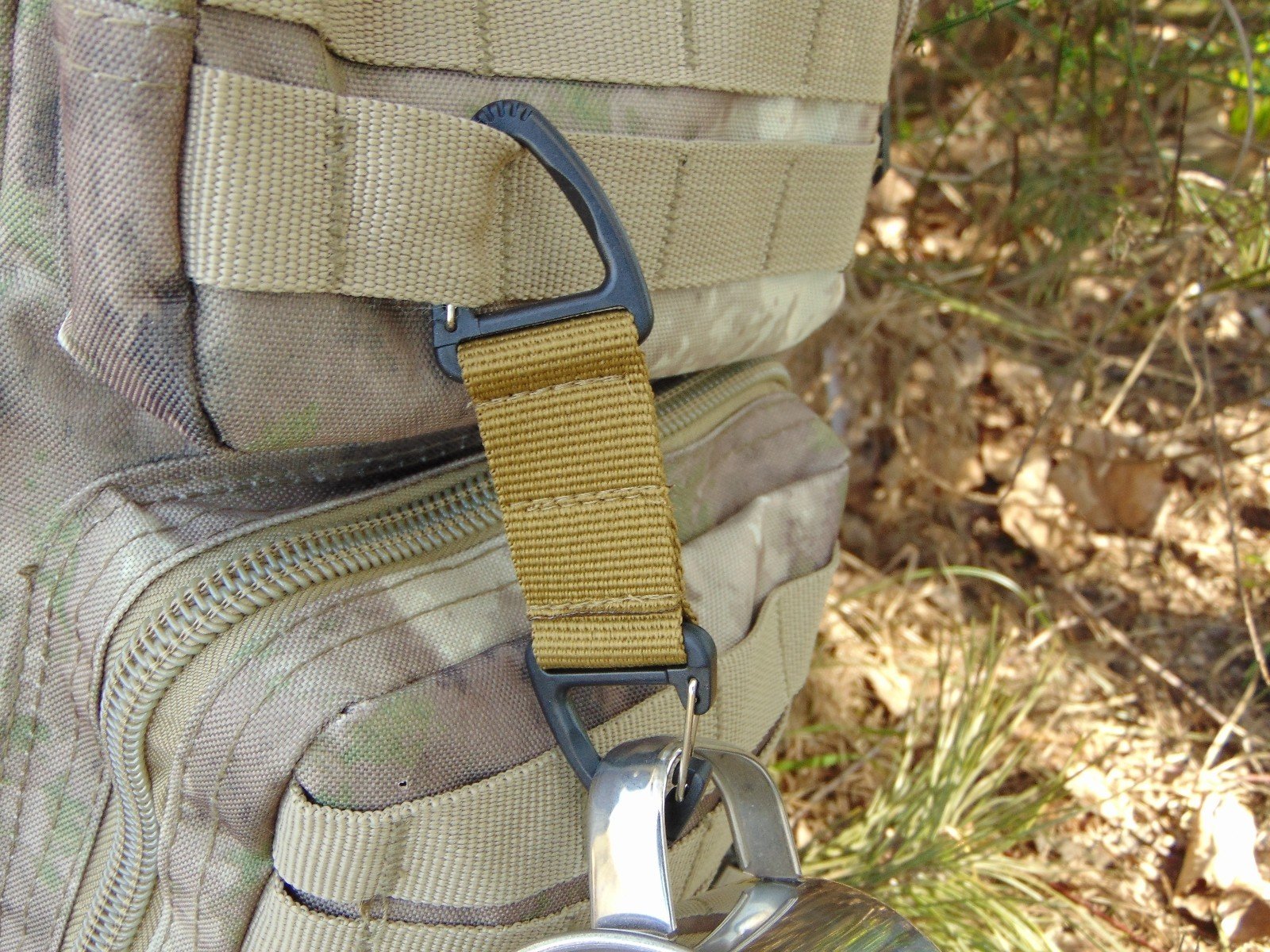 uchwyt-karabinczyk-coyote-mfh-4.jpg
