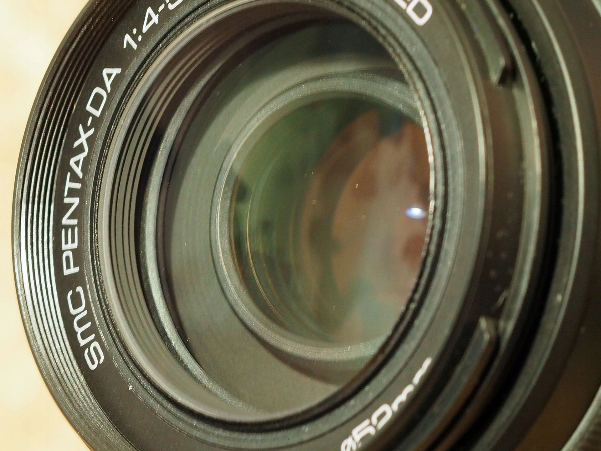 Teleobiektyw z pięknym efektem bokeh