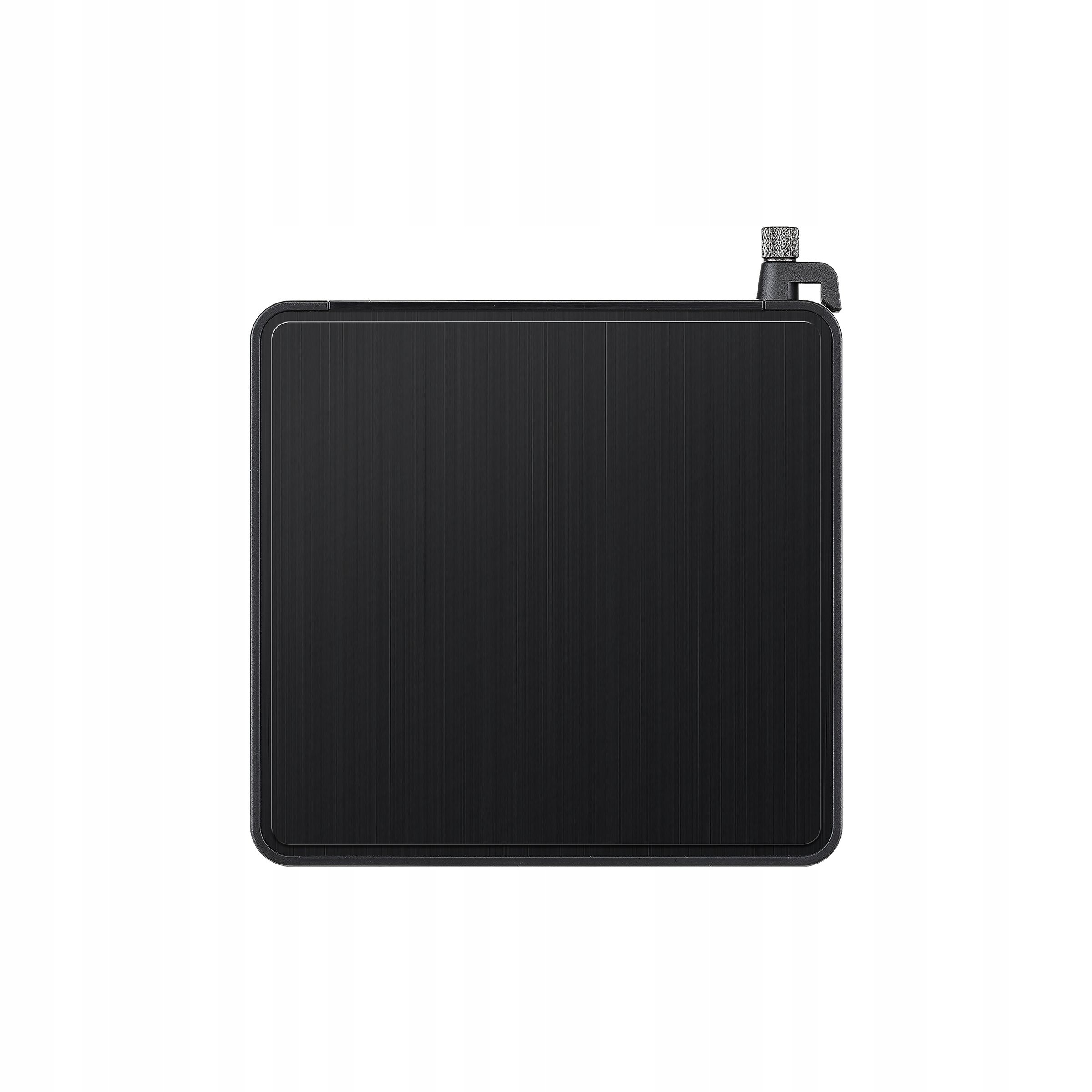 Wymiary i waga: 144 mm x 112 mm x 54 mm, 570 g