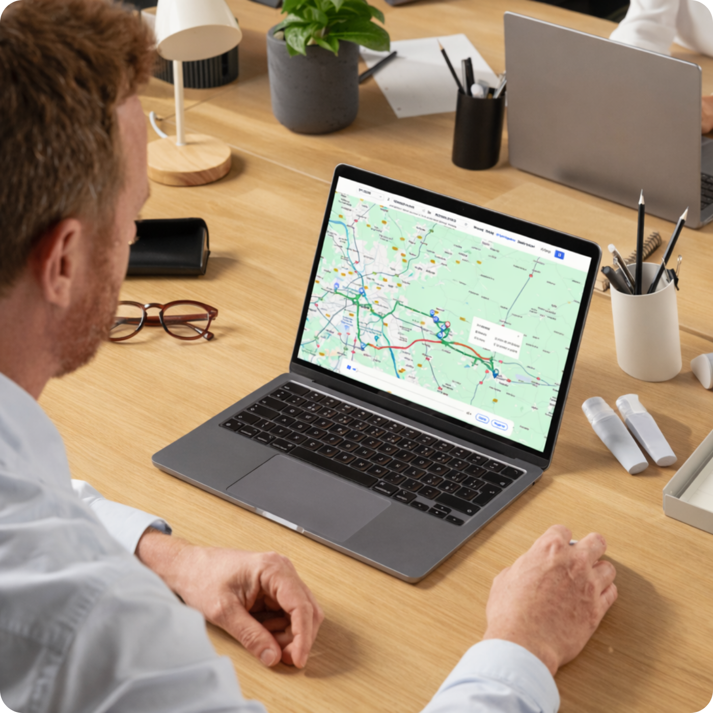 Intuicyjna aplikacja mobilna i przeglądarkowa – Śledzenie i analiza tras