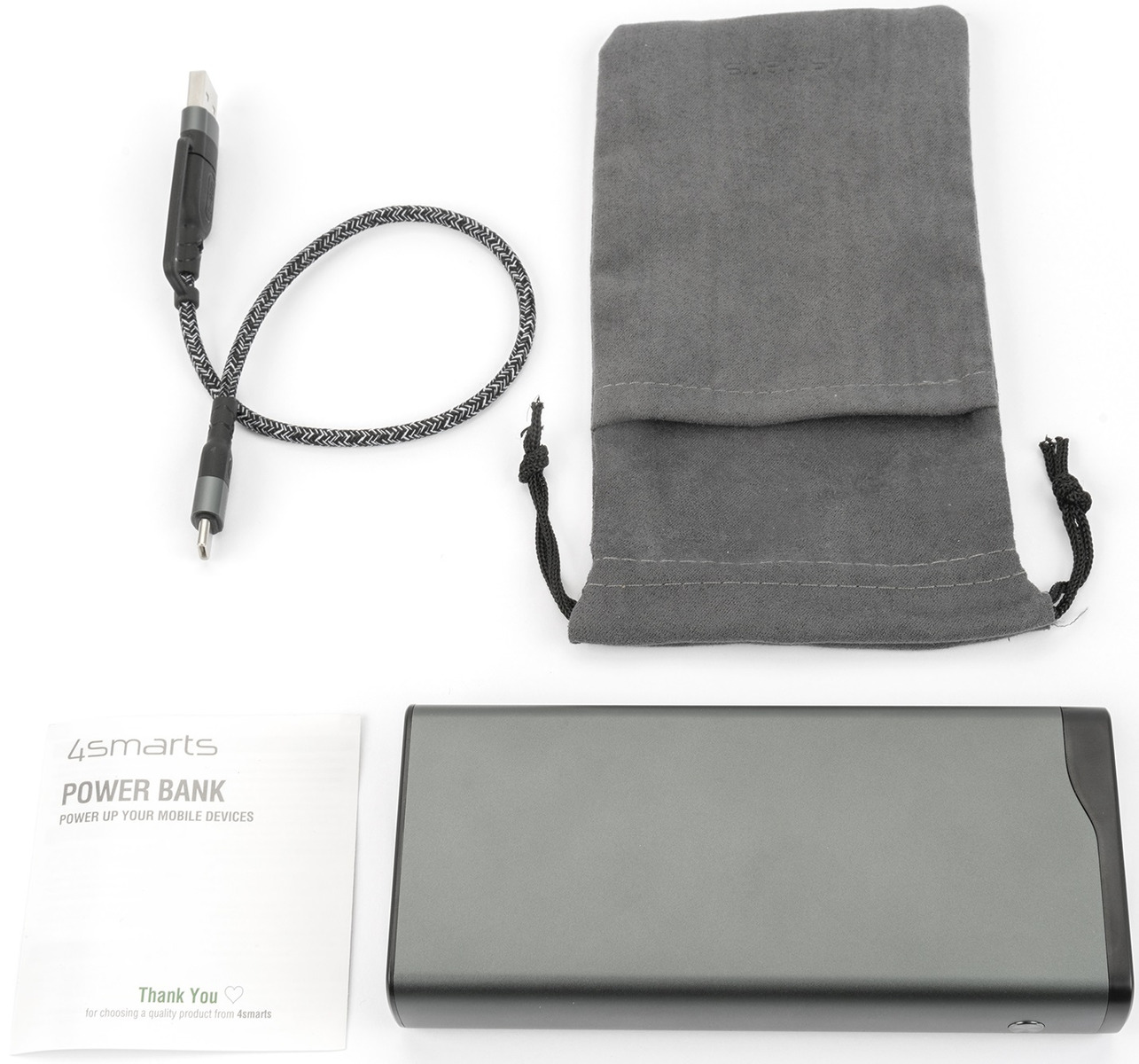 Dodatkowe akcesoria: kabel ładujący i torba w zestawie