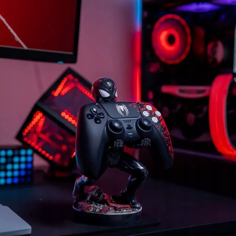 Wielofunkcyjność – idealny do przechowywania kontrolerów i smartfonów