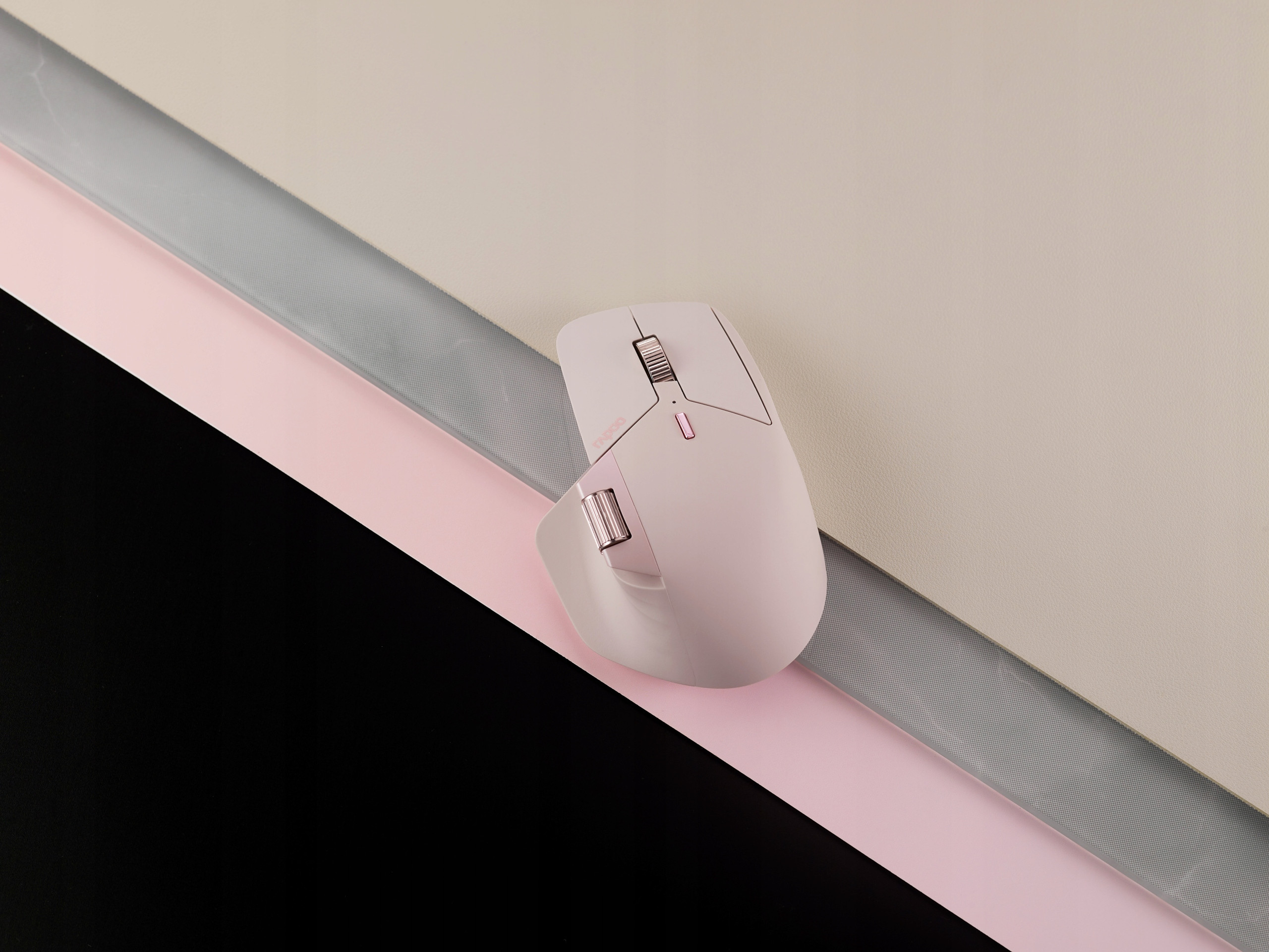 8 programowalnych przycisków dla zwiększonej funkcjonalności