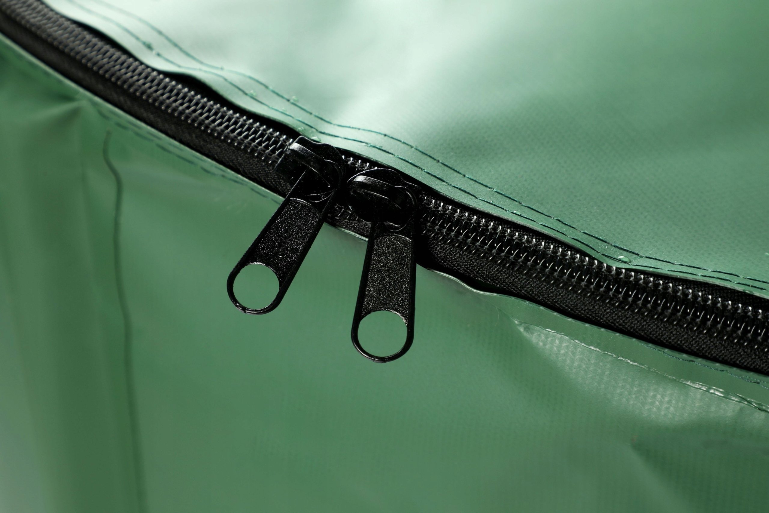 Wygodne użytkowanie dzięki odpinanemu wieku