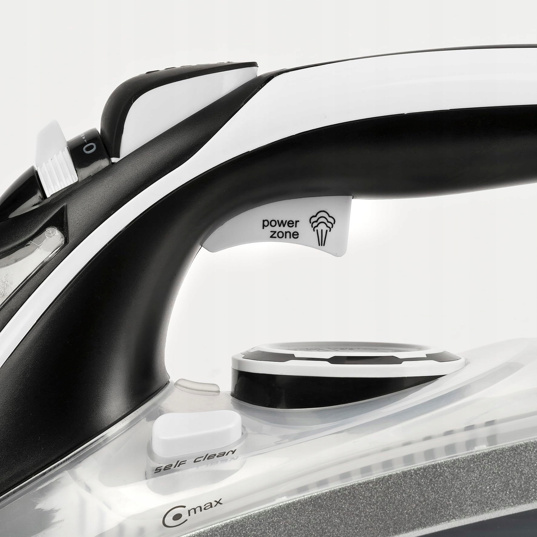 Wygodne funkcje dodatkowe – Pionowy wyrzut pary i samooczyszczanie