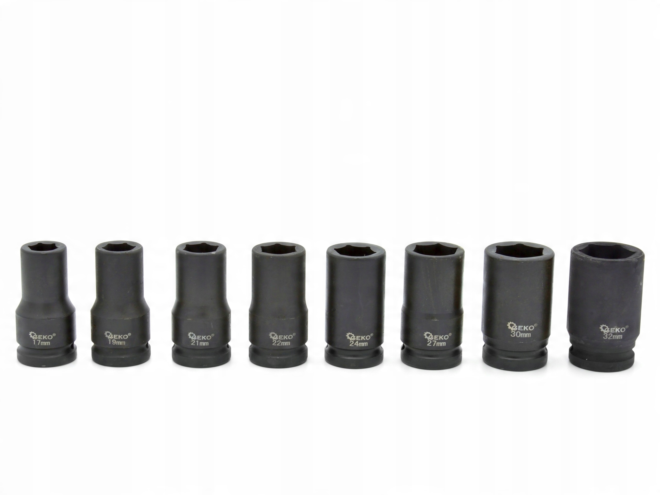 Zawartość zestawu – 8 nasadek w rozmiarach od 17 do 32 mm