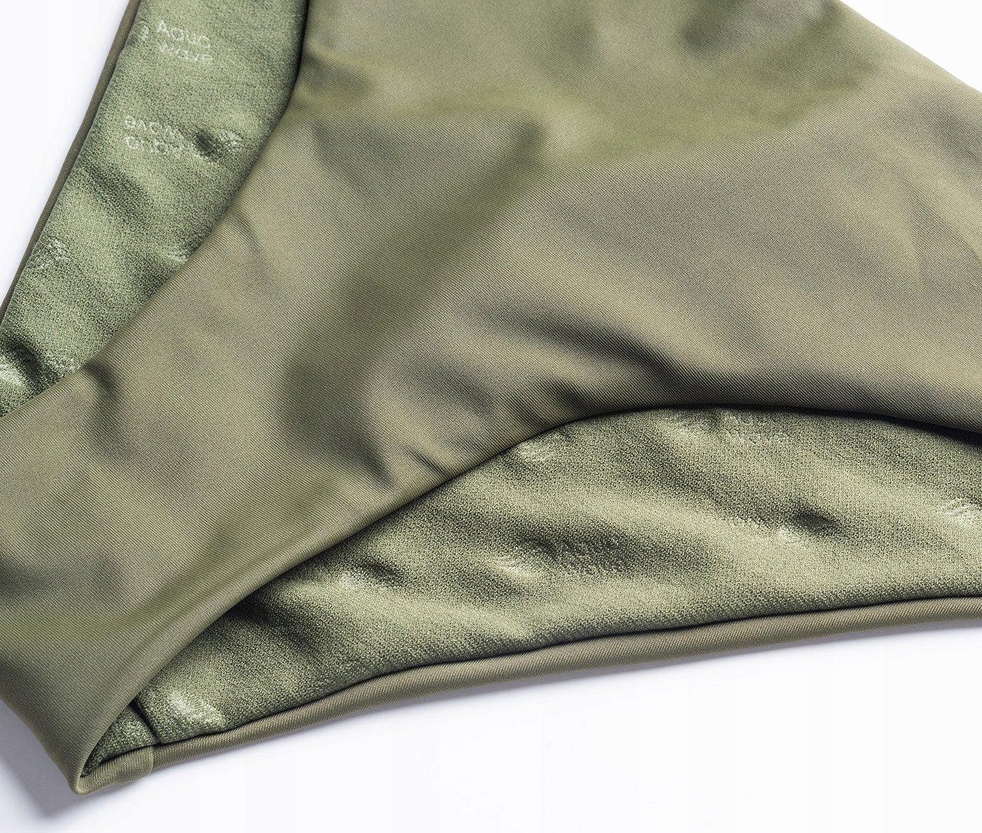 Szybkoschnący i odporny na działanie chloru