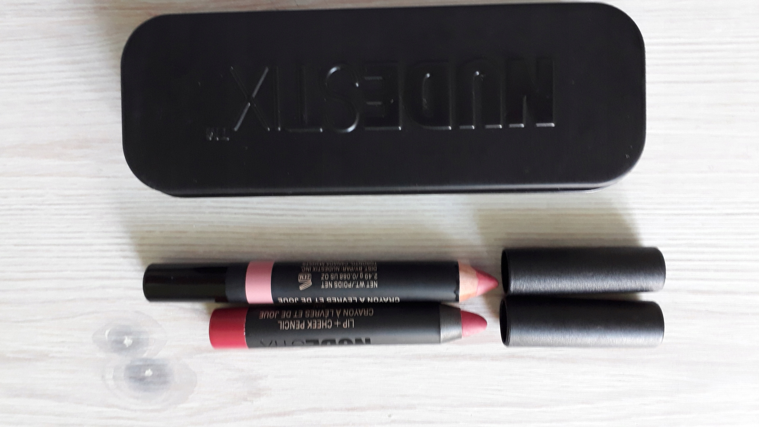 Naturalne wykończenie makijażu