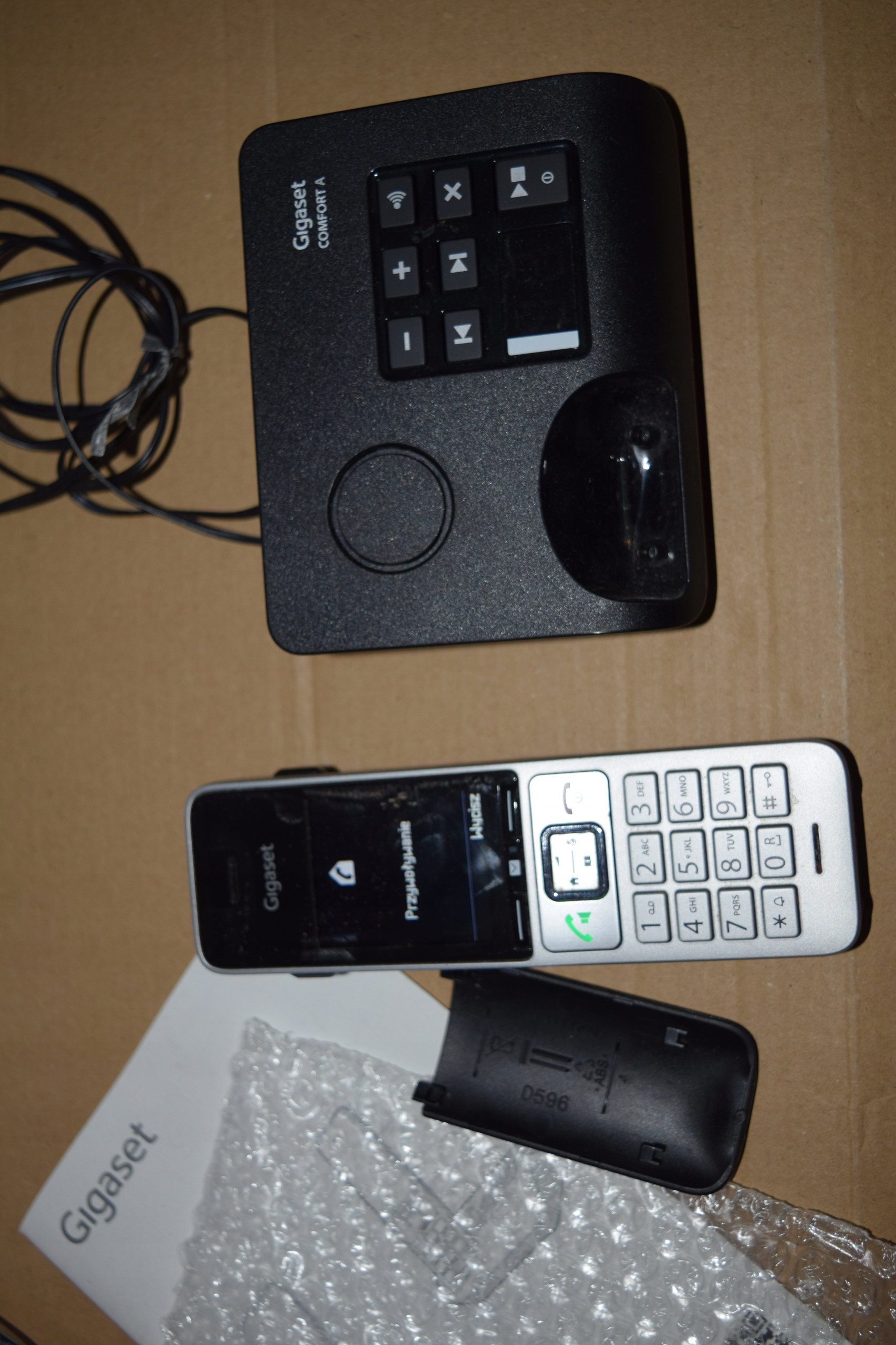 Pojemność książki telefonicznej: 200 kontaktów