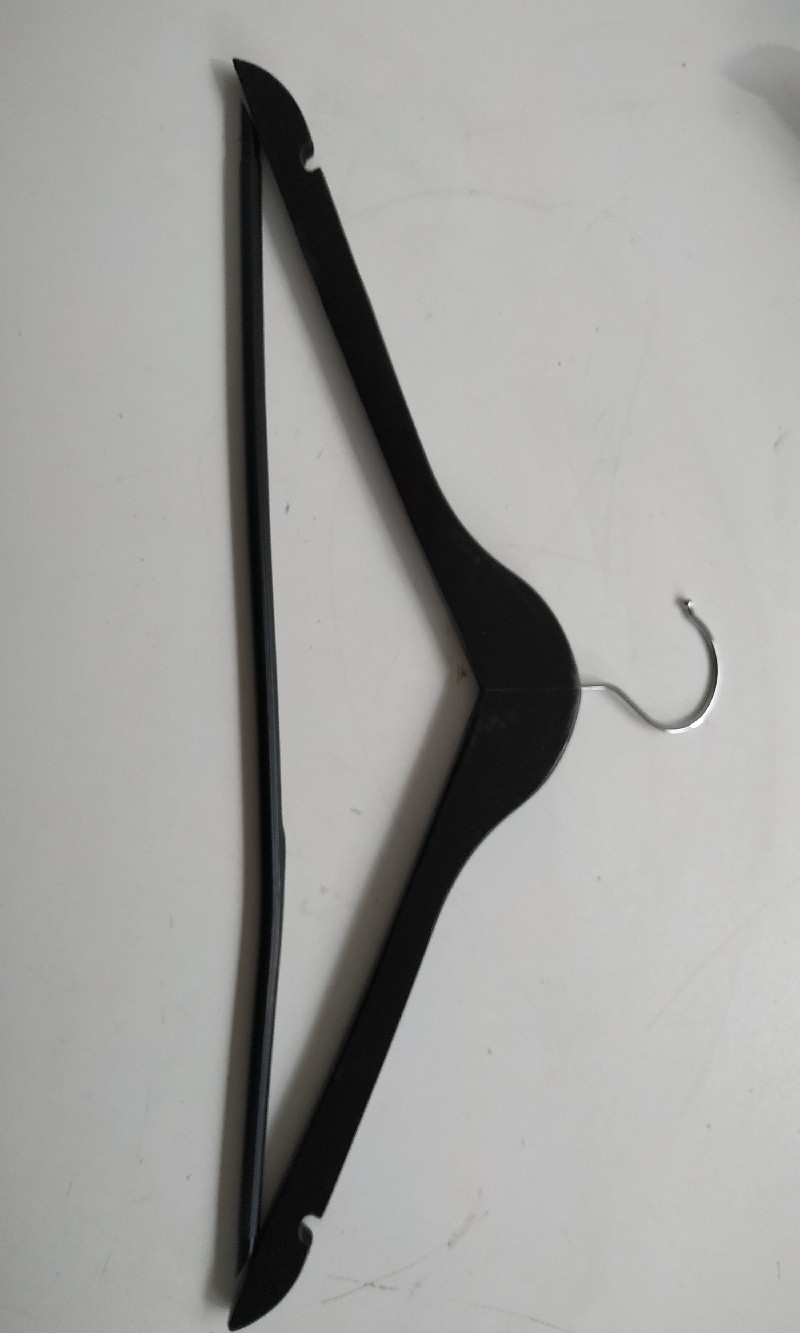 Antypoślizgowy drążek do spodni – Bezpieczne przechowywanie