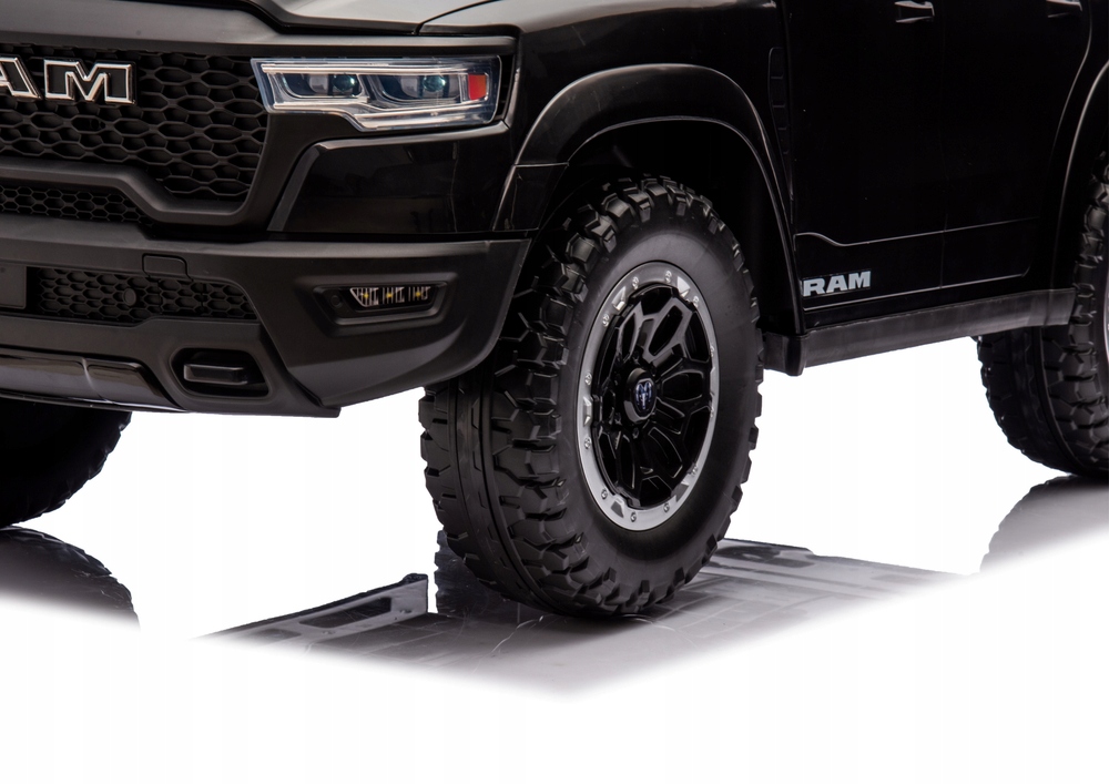 Wymiary i kolor – Czarny model ZB618