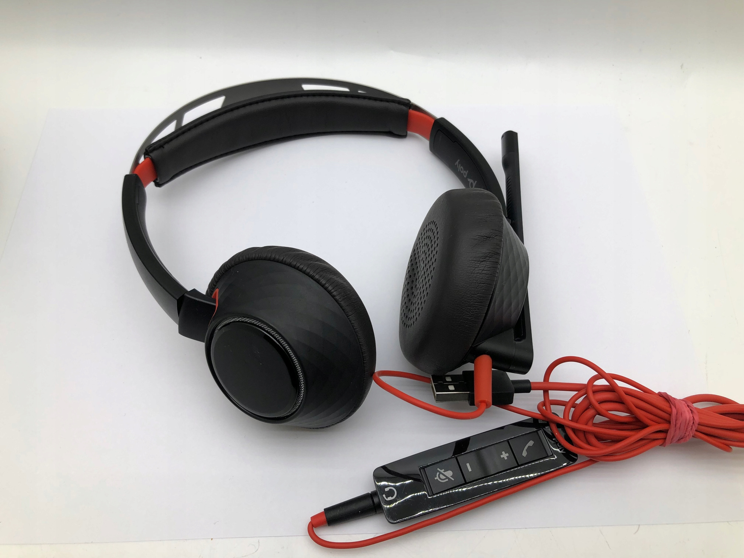 Ergonomiczna konstrukcja nauszna dla komfortu użytkowania