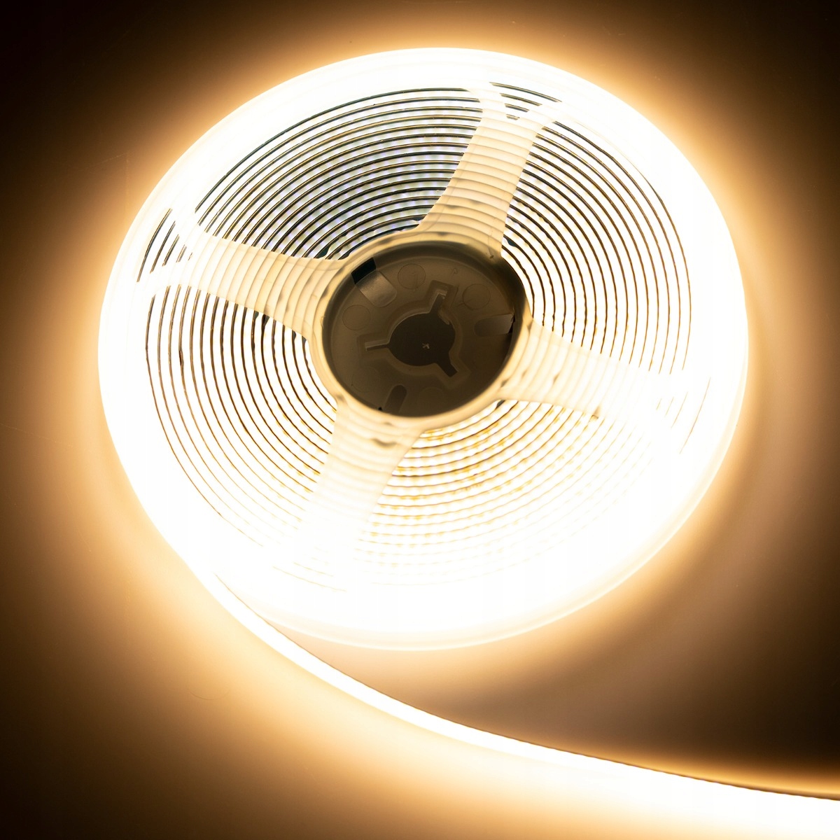 Ciepła barwa światła – Relaksująca atmosfera w Twoim wnętrzu