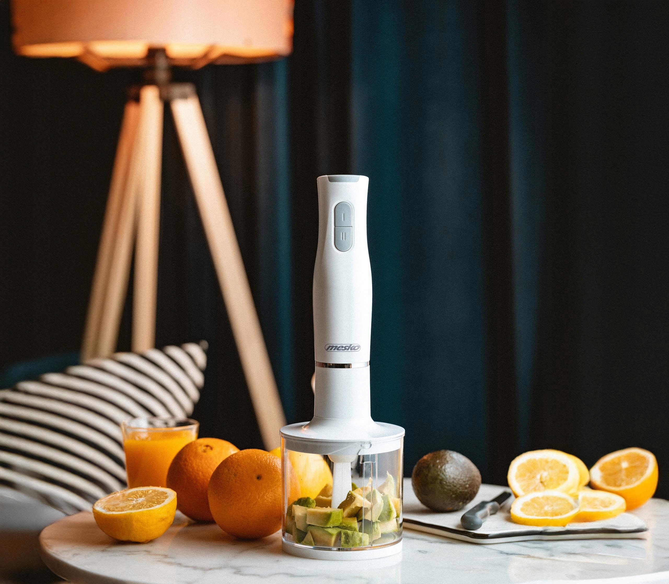 Wygodny pojemnik o pojemności 700 ml – doskonały do smoothie i zup