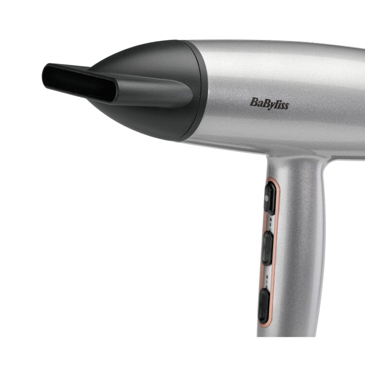 Ergonomiczny uchwyt i kompaktowa konstrukcja