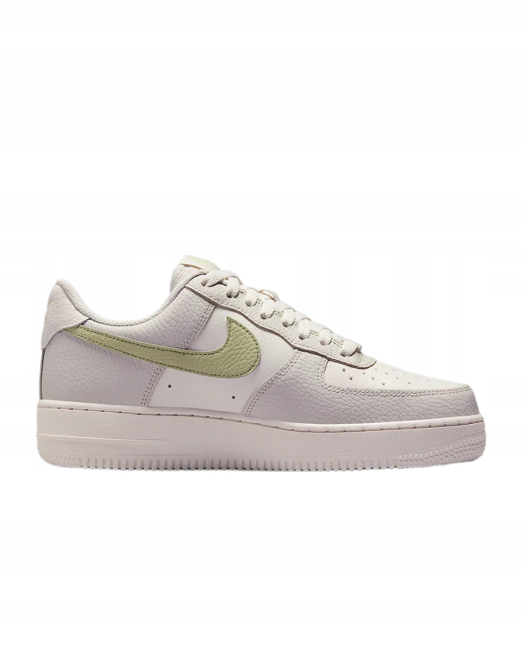 Nike Air Force 1 07 IB3881-001 – Klasyka w modzie sportowej