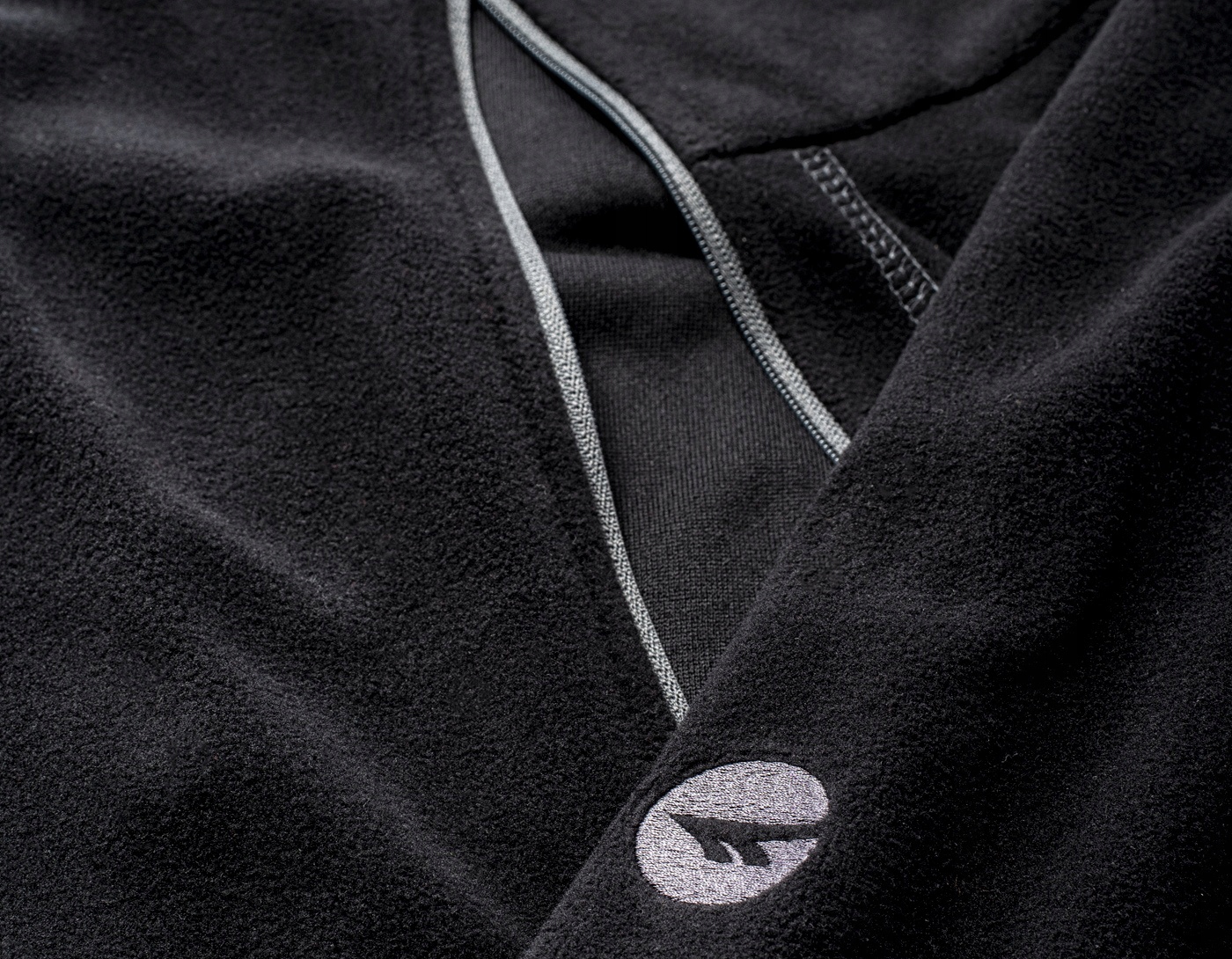 Funkcjonalne kieszenie z zamkami błyskawicznymi