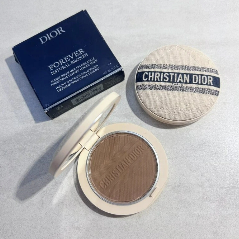 Christian Dior Dior Forever Natural Finish Bronzer Compact Powder 005 Warm Bronze – Idealny wybór dla kobiet