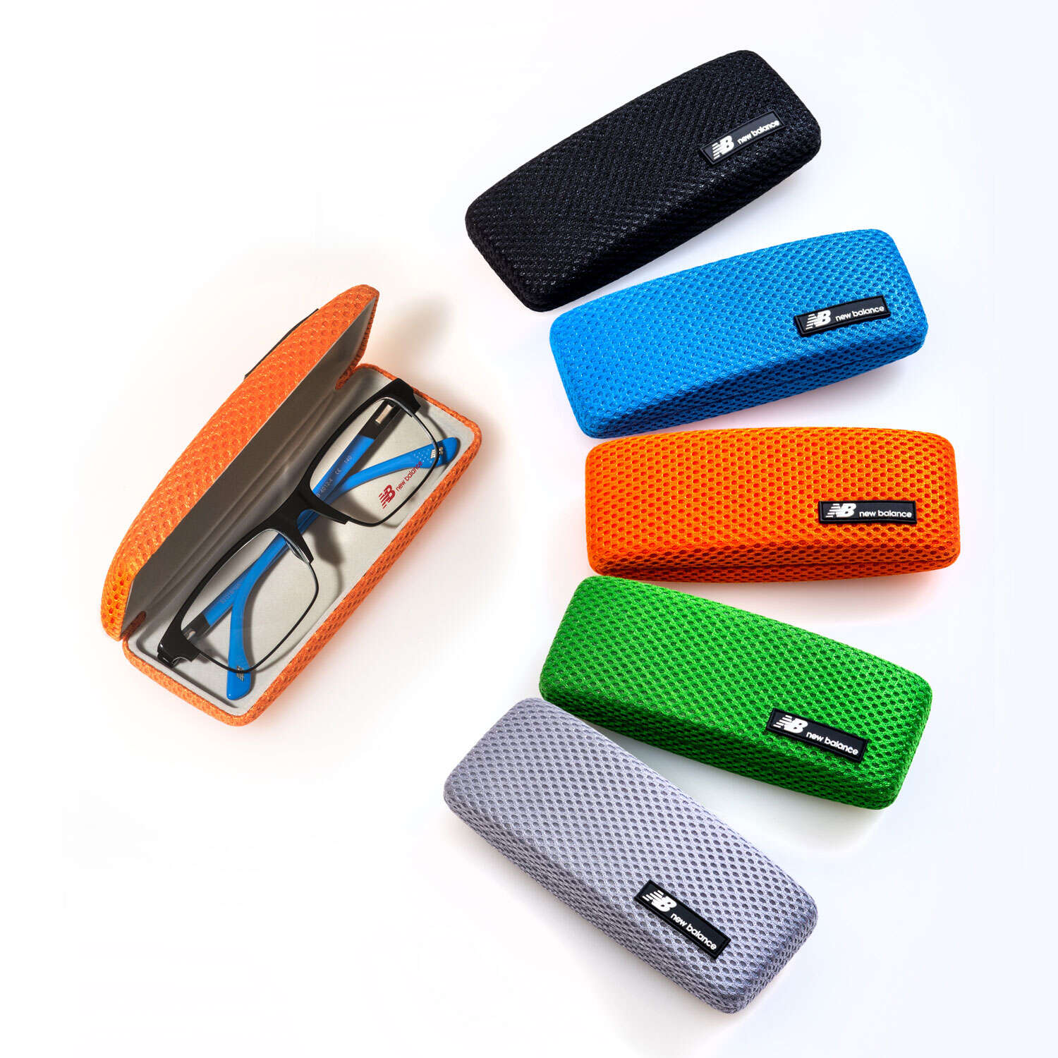 W komplecie z etui – ochrona i styl