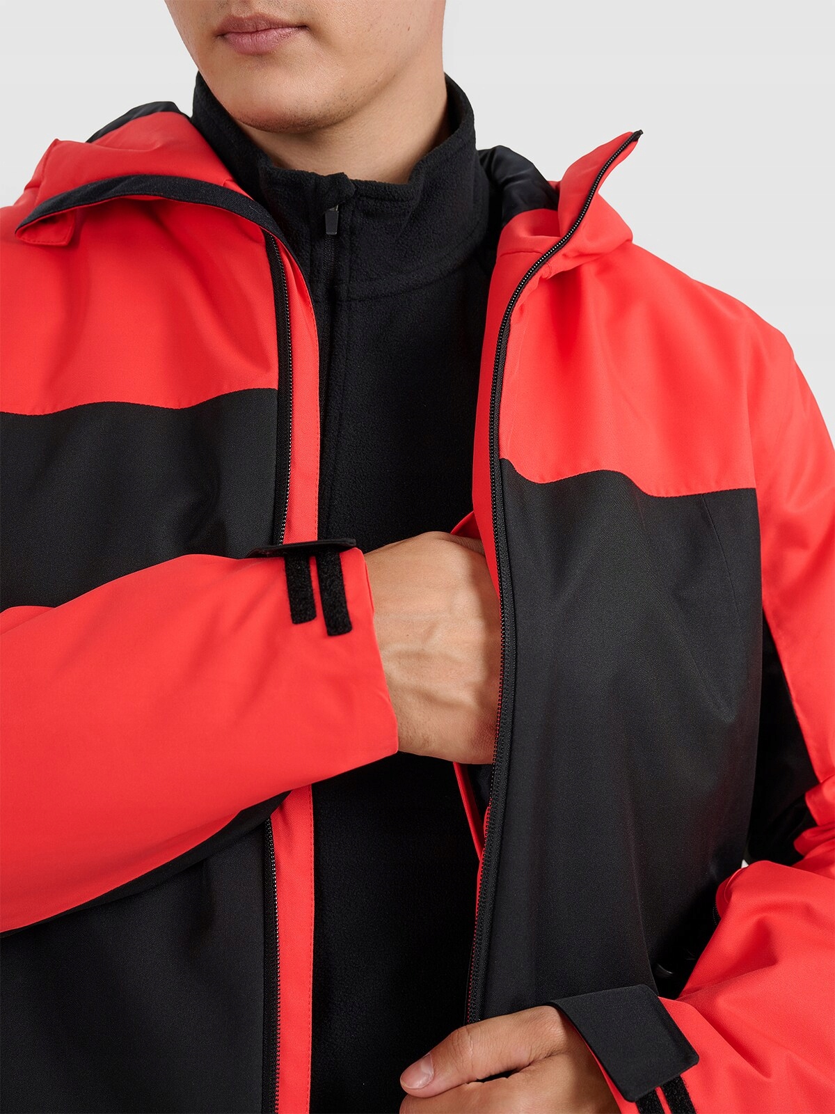 Krój regular – Swoboda ruchów podczas jazdy