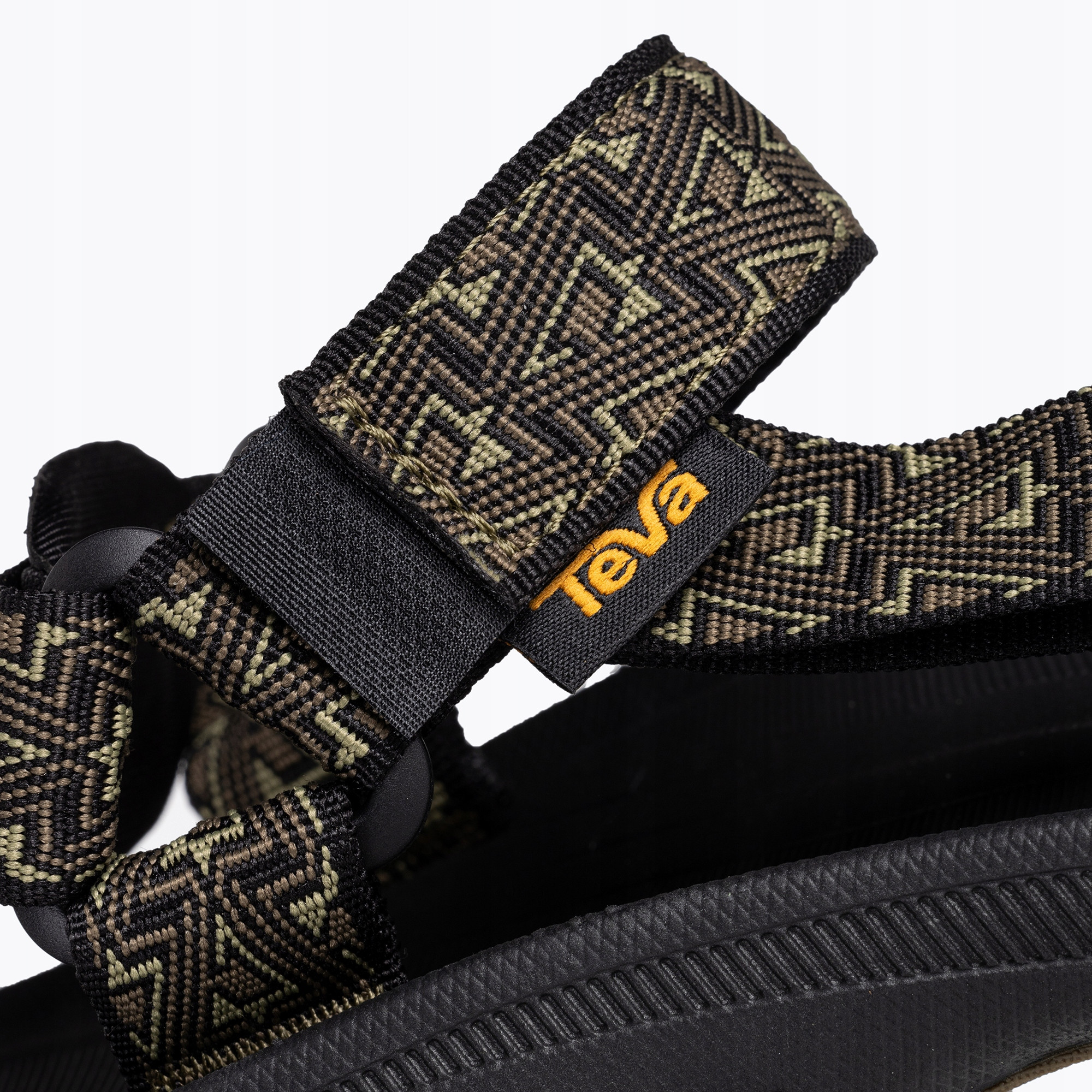 Wygodne zapięcie na rzepy dla łatwego użytkowania