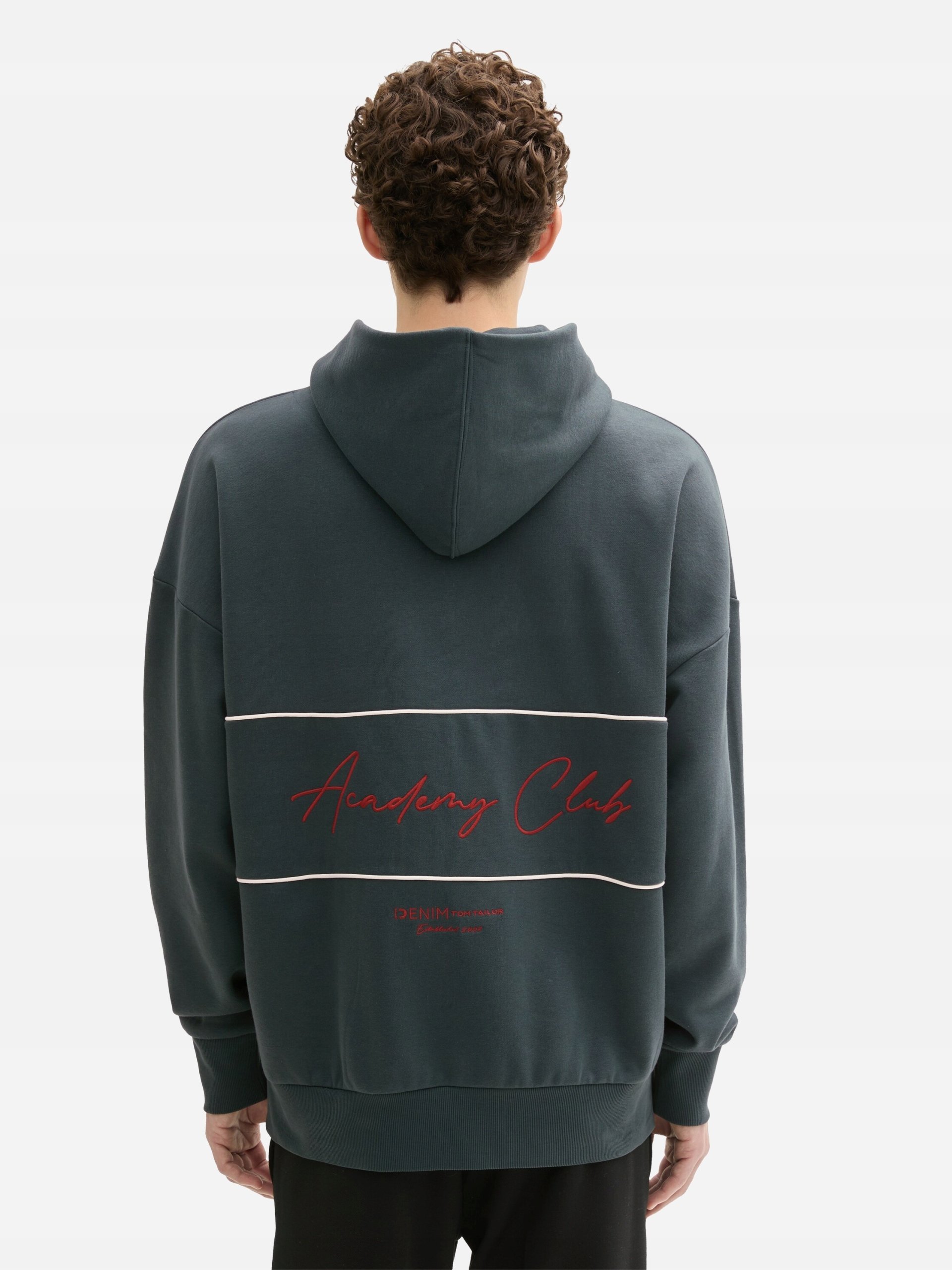 Modny krój – Luźny fason z kapturem