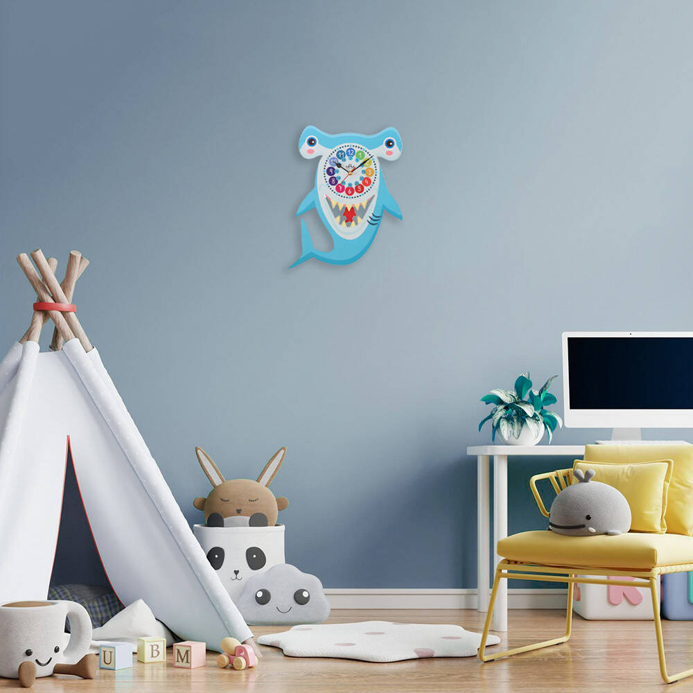 Wymiary zegara: 26 cm x 55 cm – idealny rozmiar do każdego pokoju