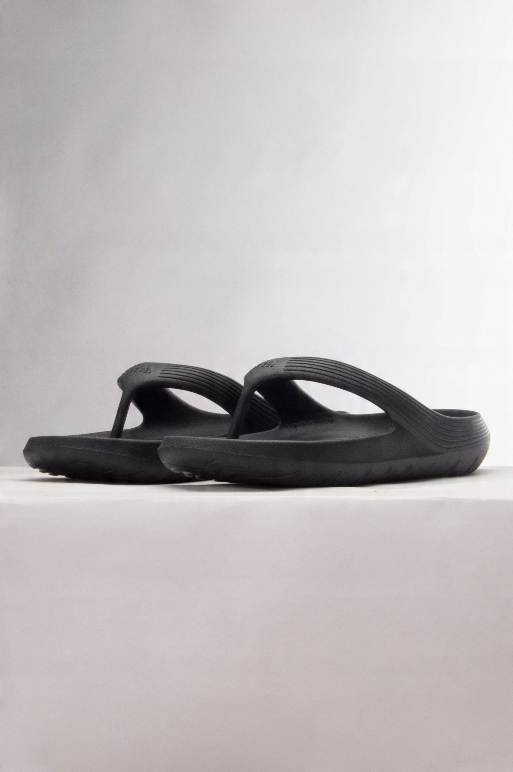Klapki basenowe adidas Adicante Flip Flop 40 1/2 – Komfort i styl na każdą okazję