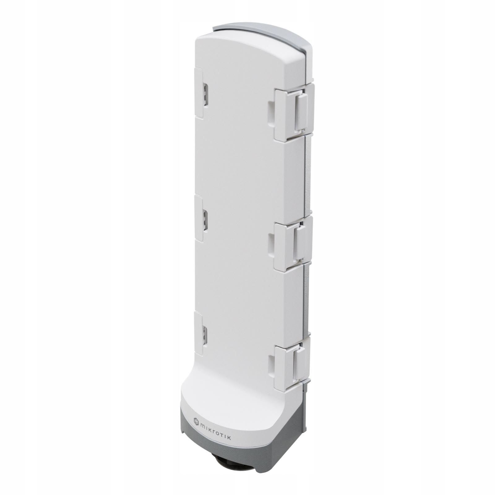 Porty Gigabit Ethernet i sloty 10G SFP+ – Szybkie i niezawodne połączenia