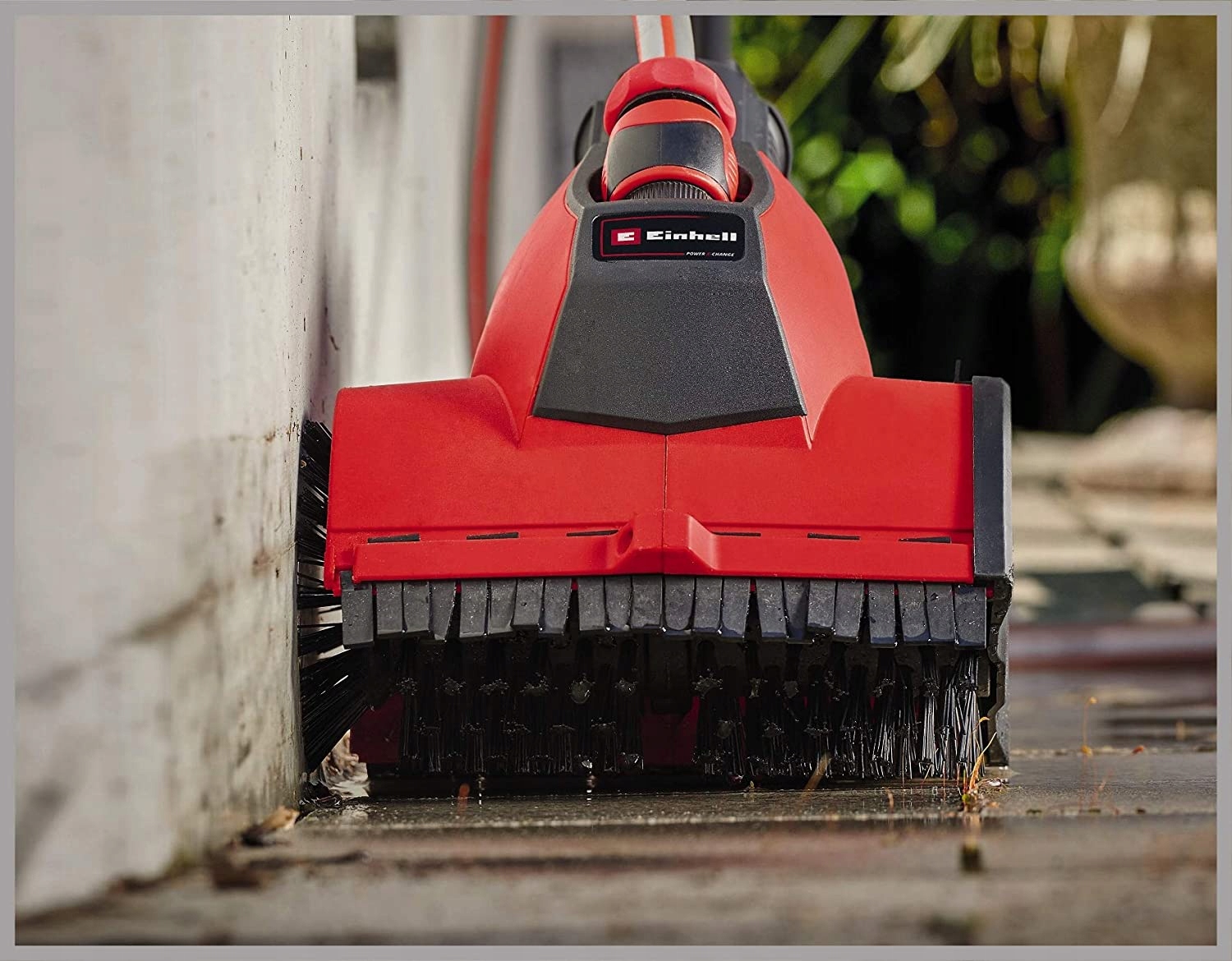 Specjalna szczotka boczna do precyzyjnego czyszczenia krawędzi