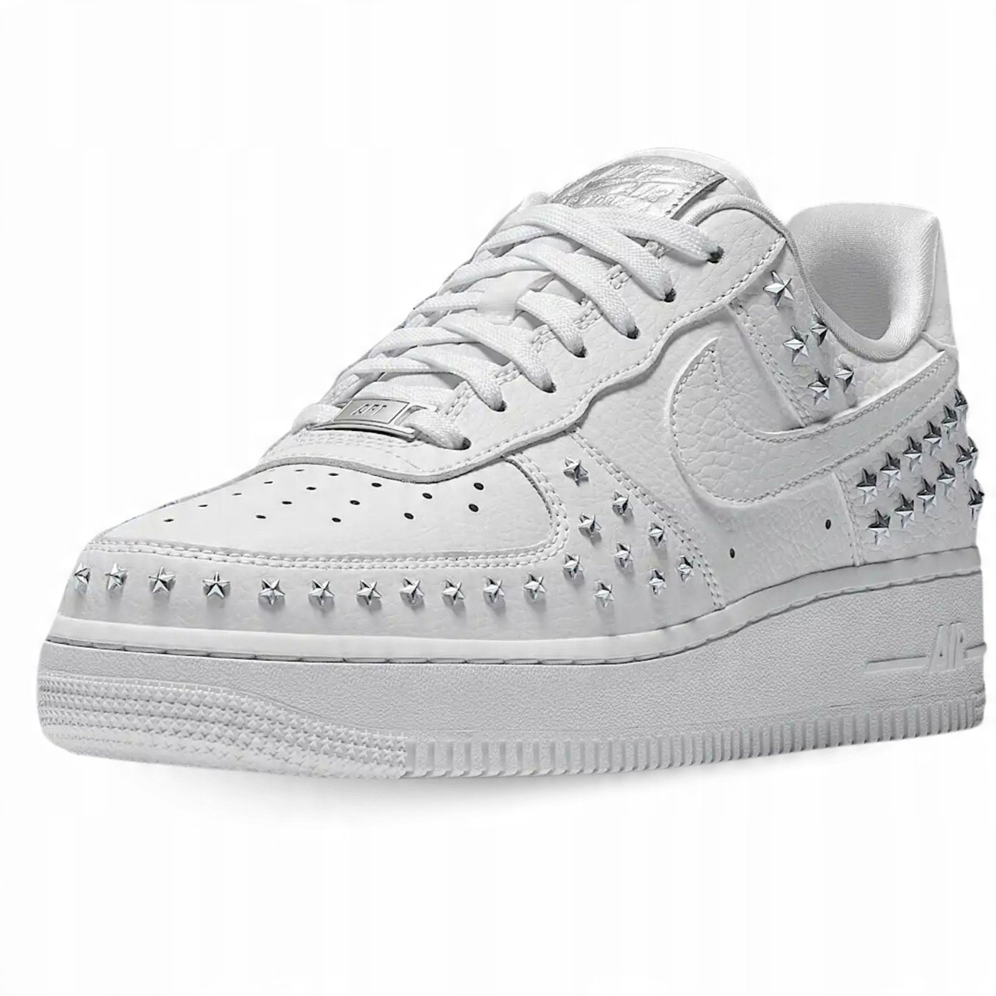 Nike Air Force 1 '07 XX Studded AR0639-100 – Ikona stylu w białym kolorze