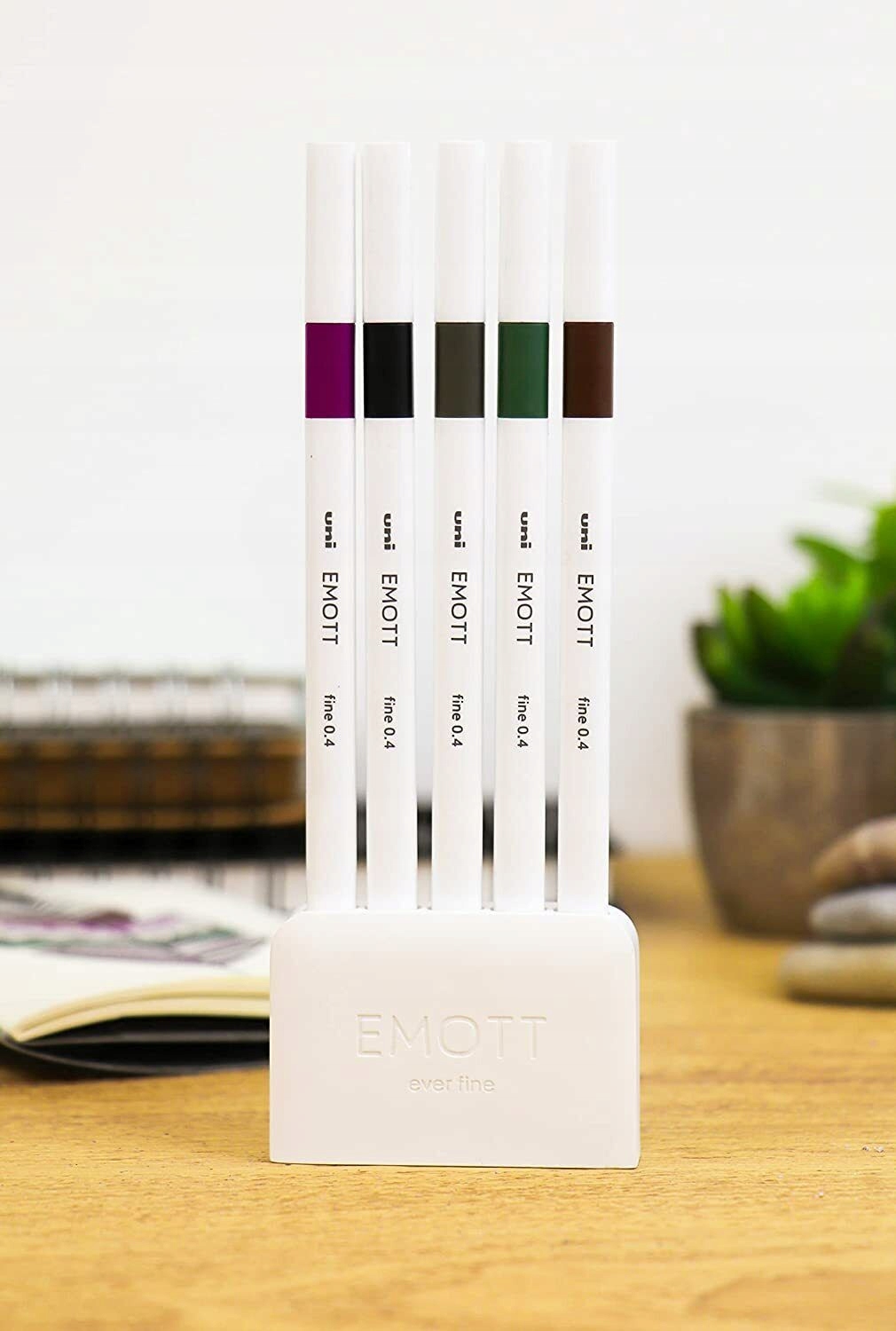 Eleganckie etui z podstawką dla wygodnego przechowywania