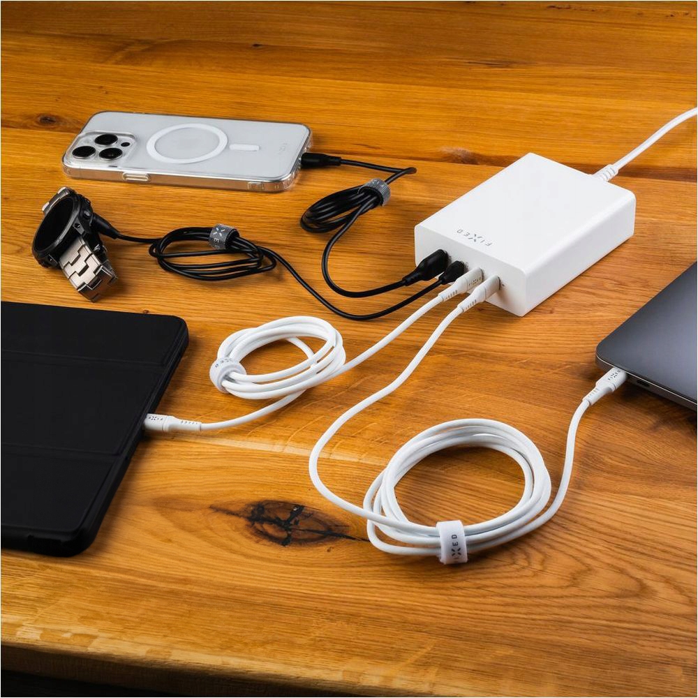 Ładowanie do 4 urządzeń jednocześnie